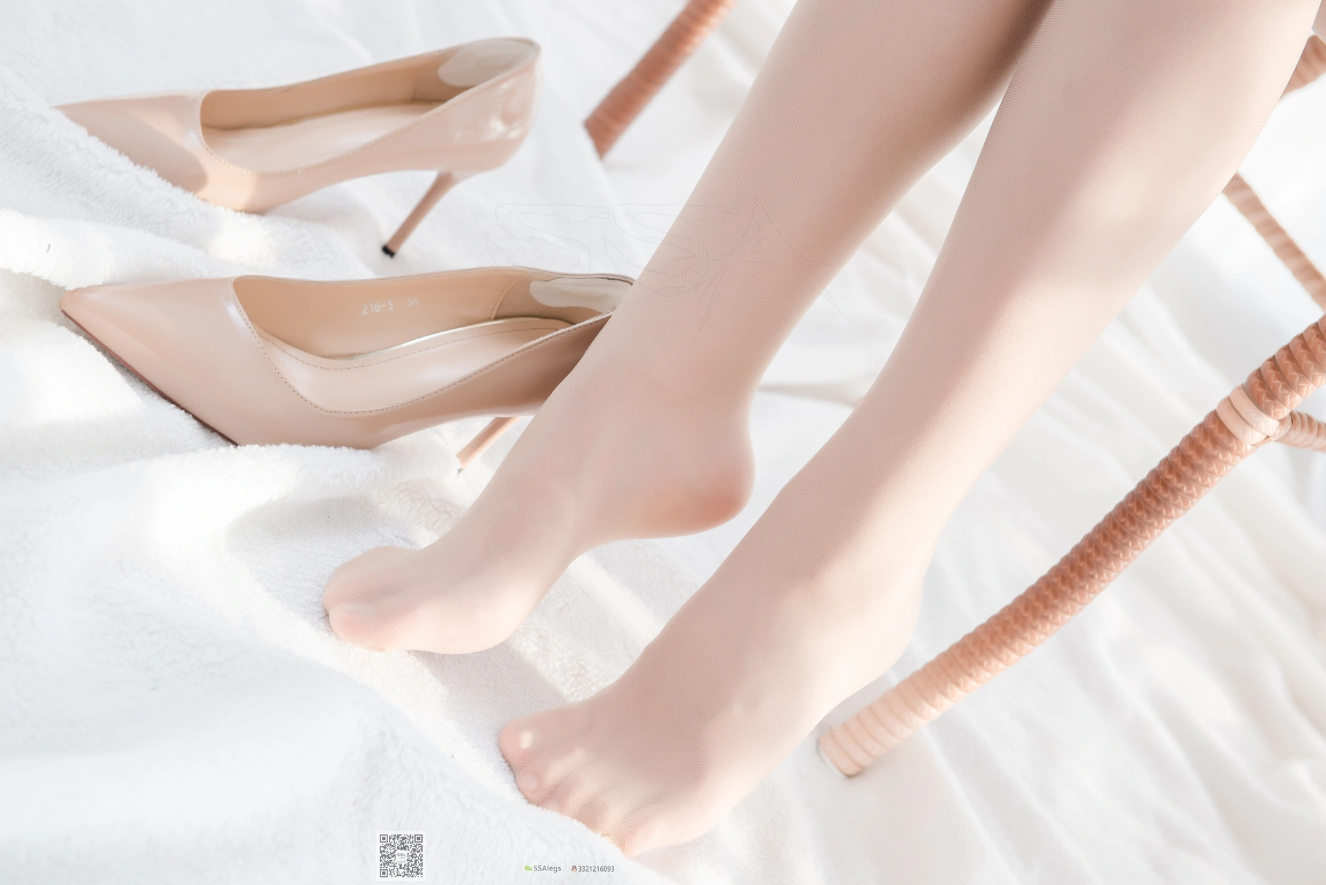 SSA丝社 超清写真 NO.046 芷沫 阳光下的混血美女同事[109P-1.20GB]