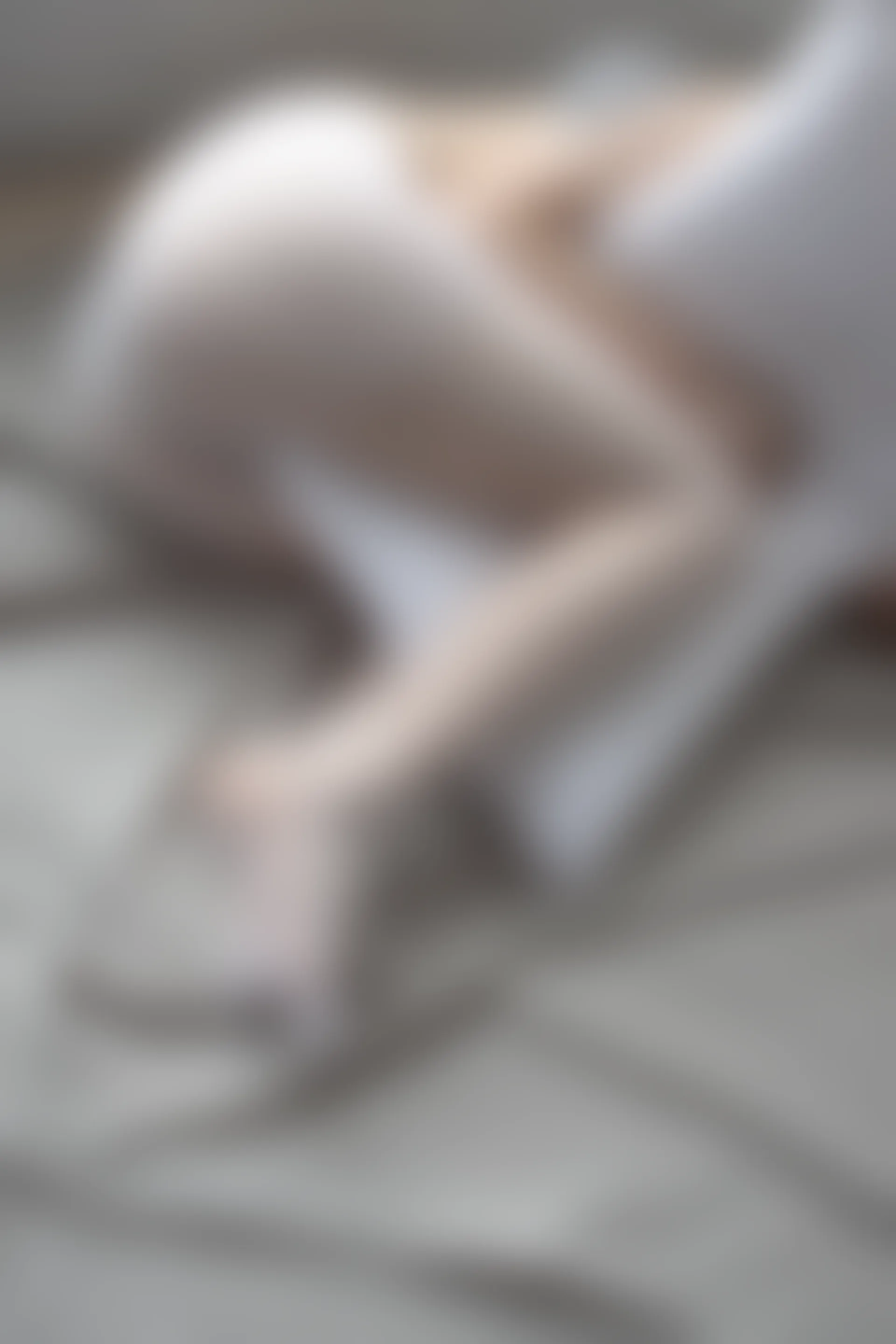森萝财团 X-062 [100P1V-2.44G]森萝财团, 白丝, 美腿, 美足, 露背毛衣