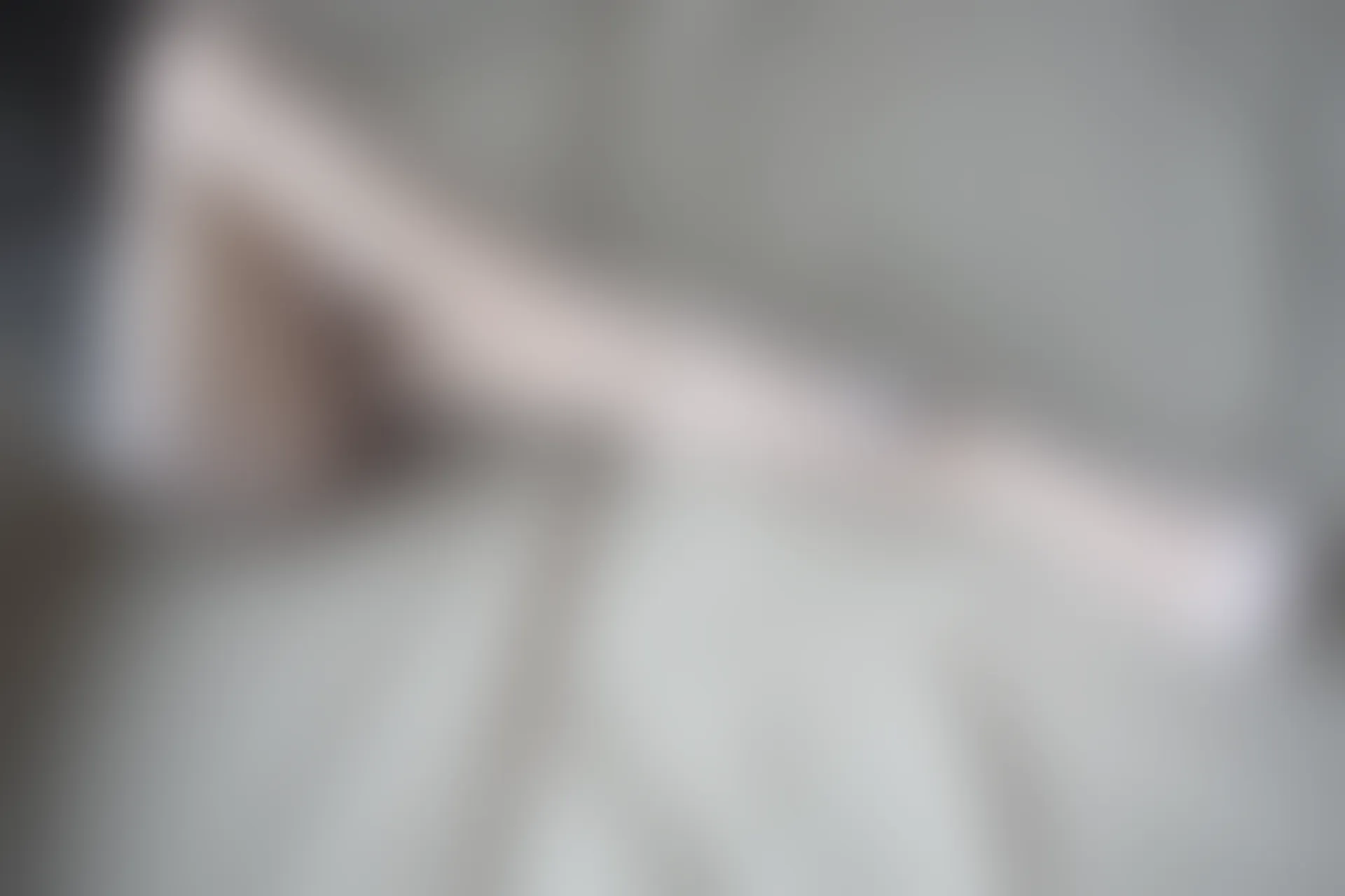 森萝财团 X-062 [100P1V-2.44G]森萝财团, 白丝, 美腿, 美足, 露背毛衣