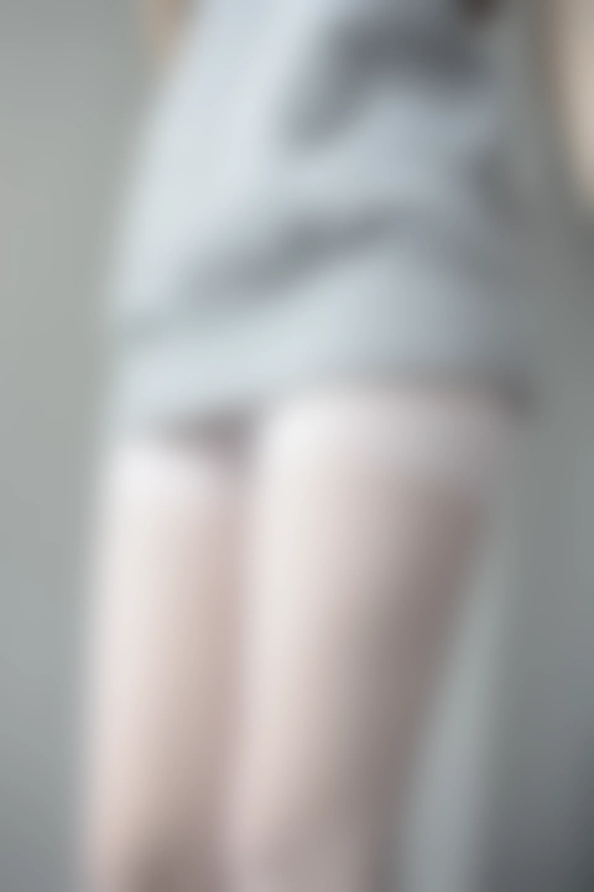 森萝财团 X-062 [100P1V-2.44G]森萝财团, 白丝, 美腿, 美足, 露背毛衣
