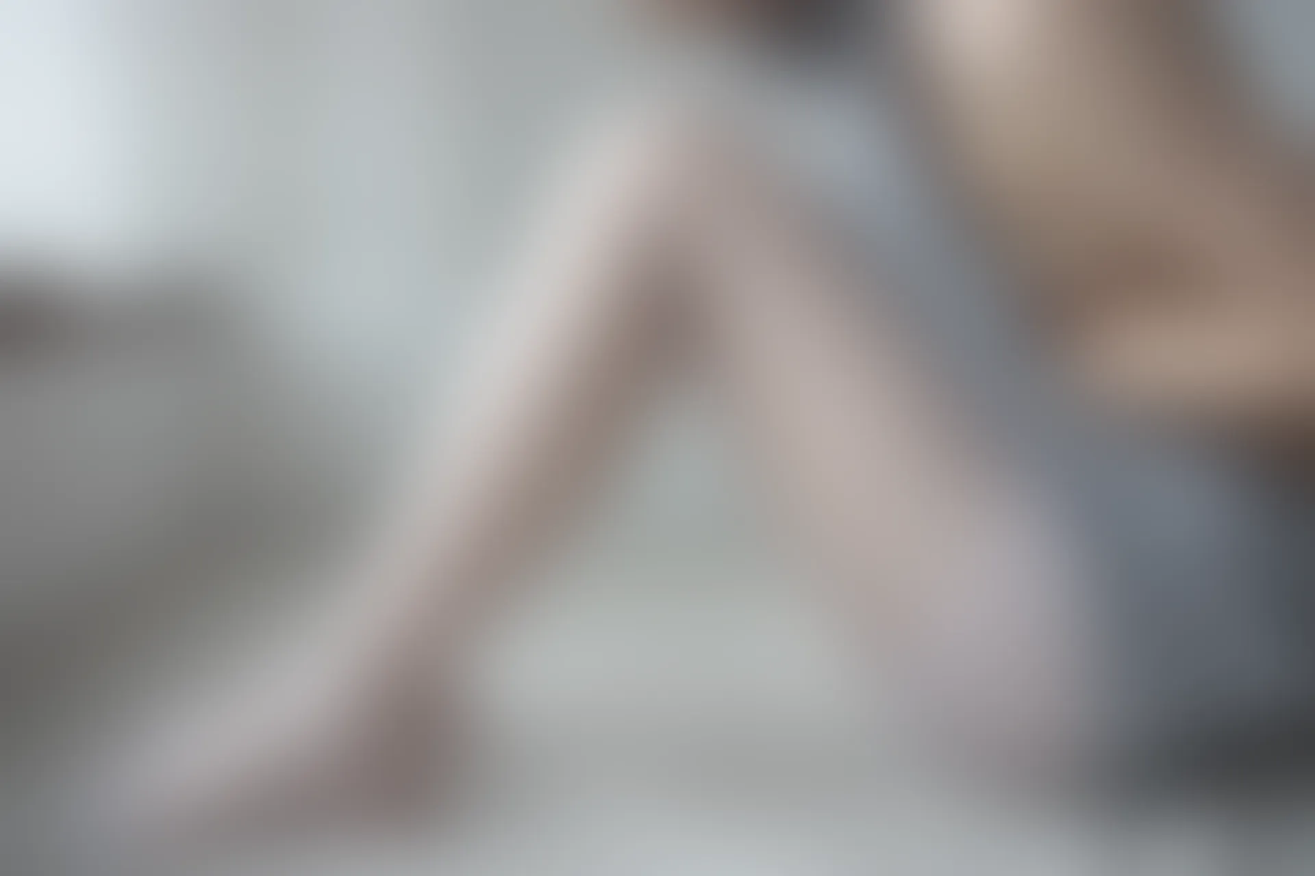 森萝财团 X-062 [100P1V-2.44G]森萝财团, 白丝, 美腿, 美足, 露背毛衣