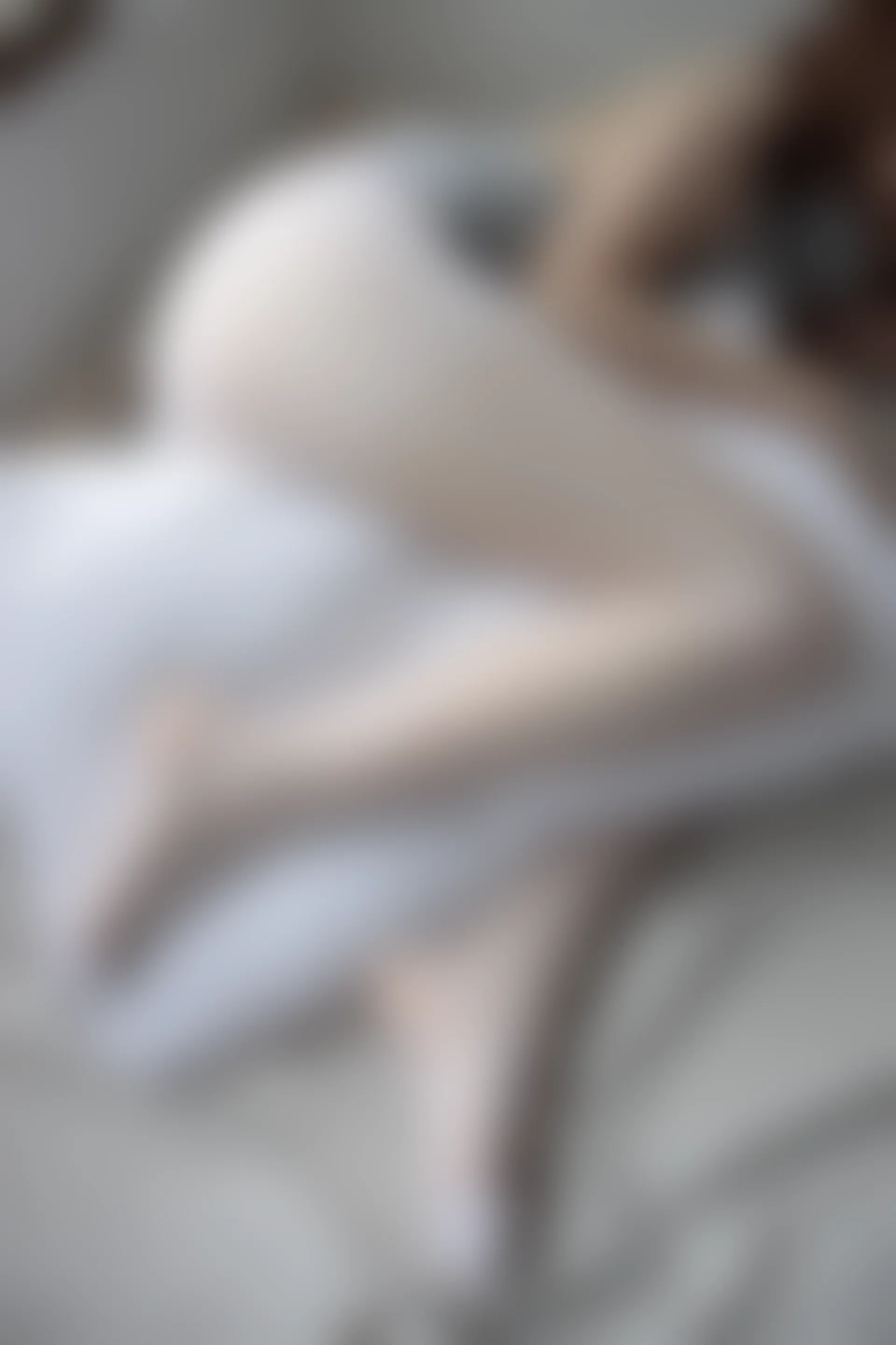 森萝财团 X-062 [100P1V-2.44G]森萝财团, 白丝, 美腿, 美足, 露背毛衣