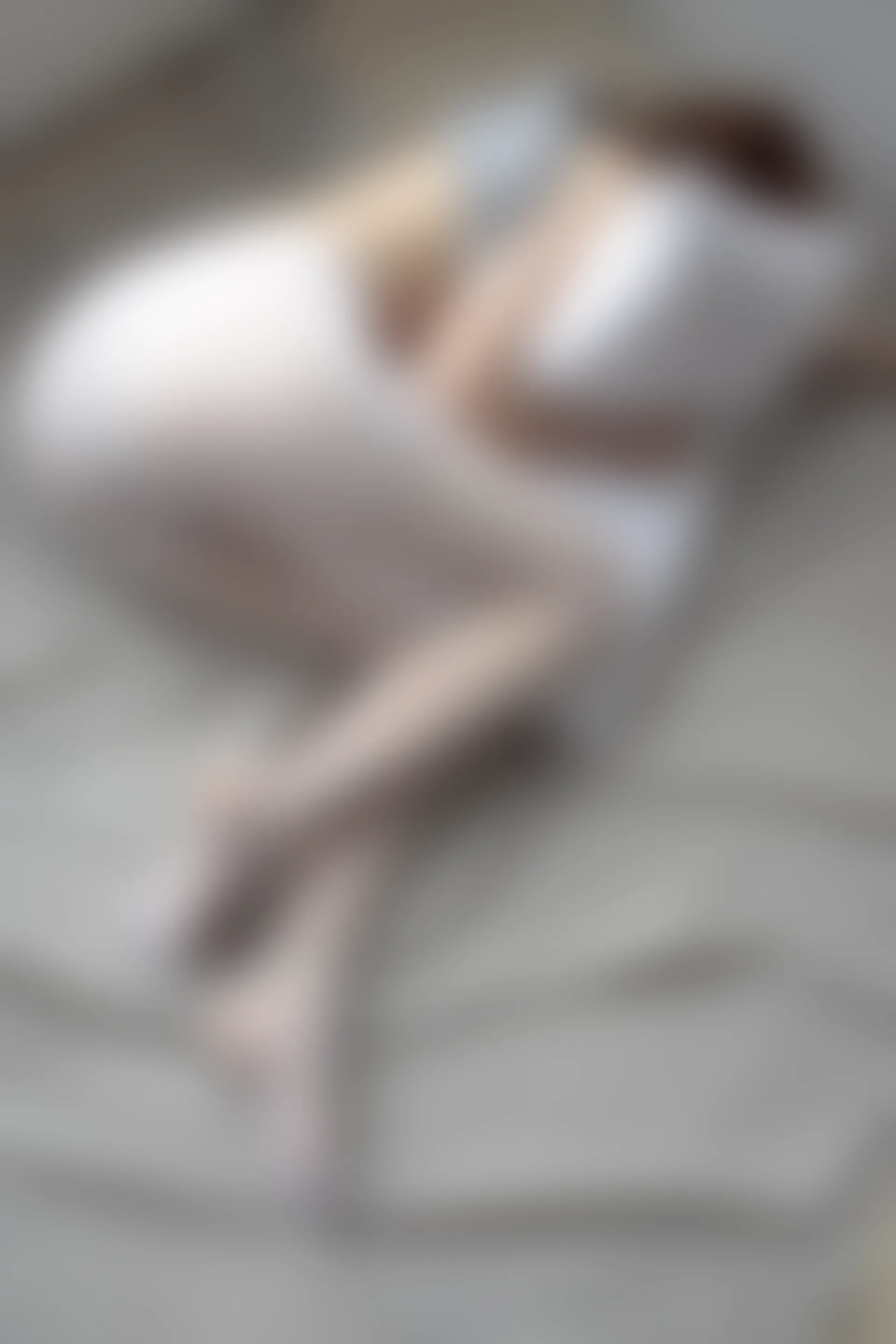 森萝财团 X-062 [100P1V-2.44G]森萝财团, 白丝, 美腿, 美足, 露背毛衣