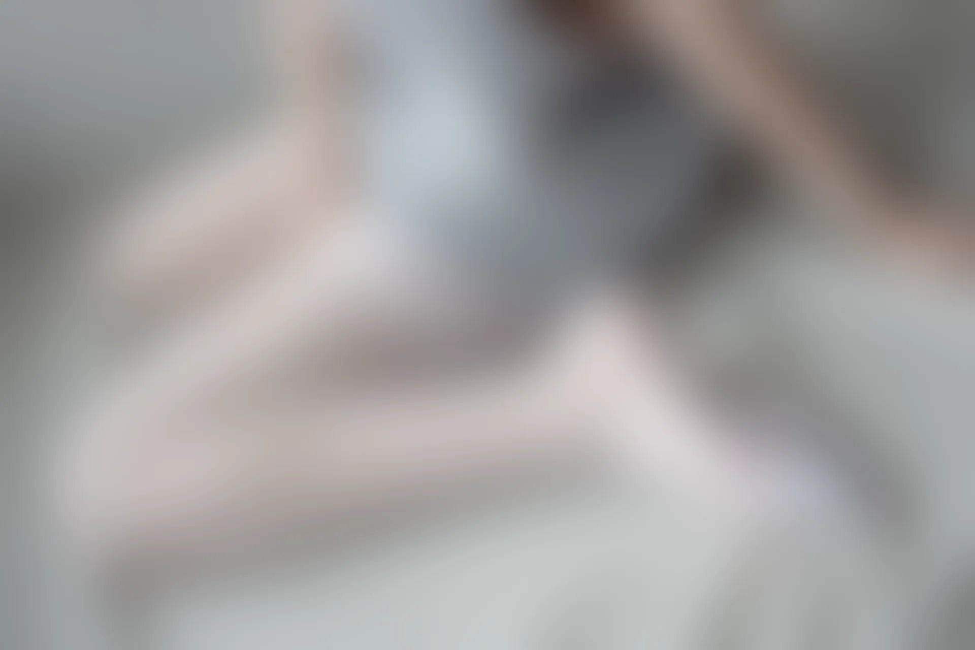 森萝财团 X-062 [100P1V-2.44G]森萝财团, 白丝, 美腿, 美足, 露背毛衣