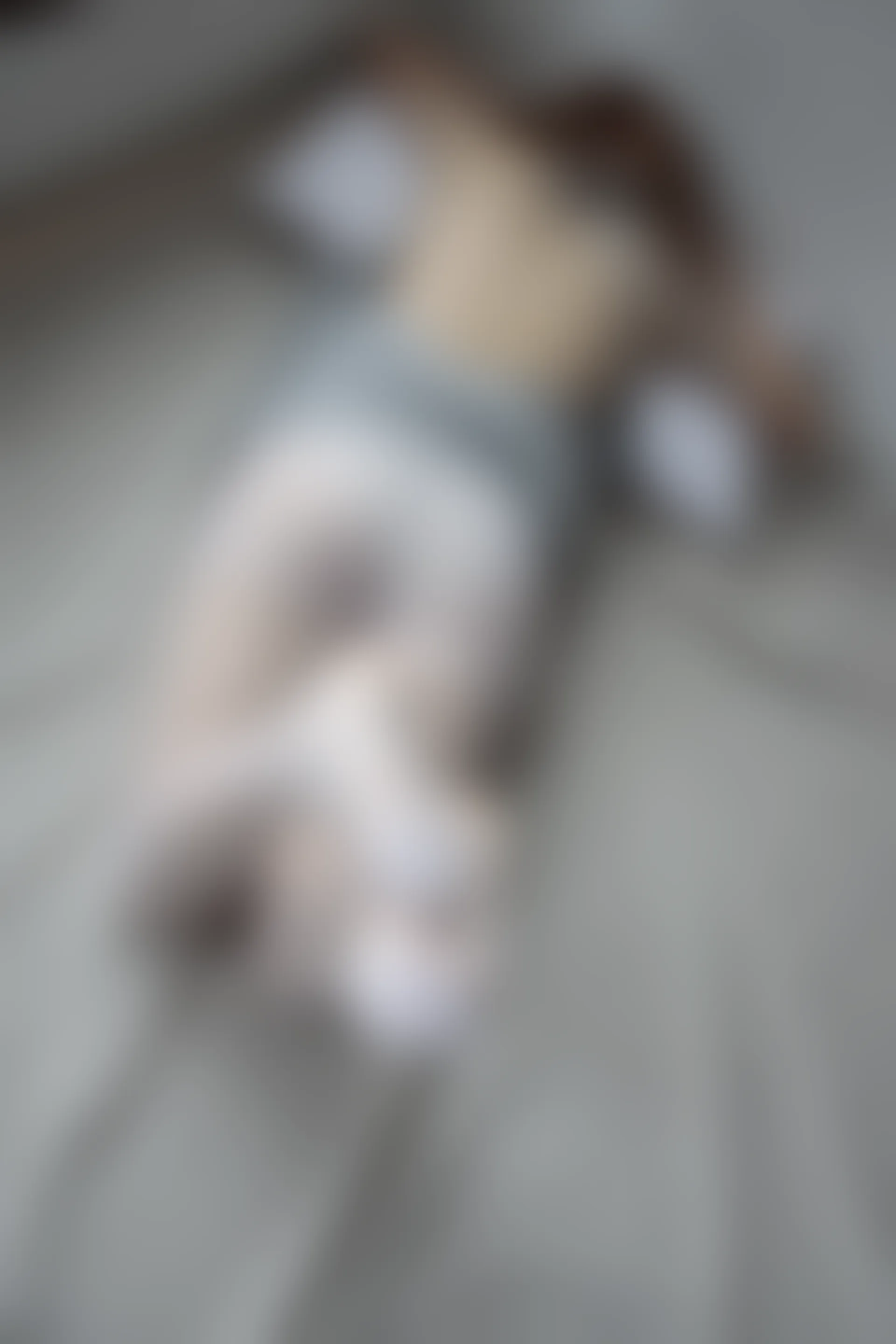森萝财团 X-062 [100P1V-2.44G]森萝财团, 白丝, 美腿, 美足, 露背毛衣