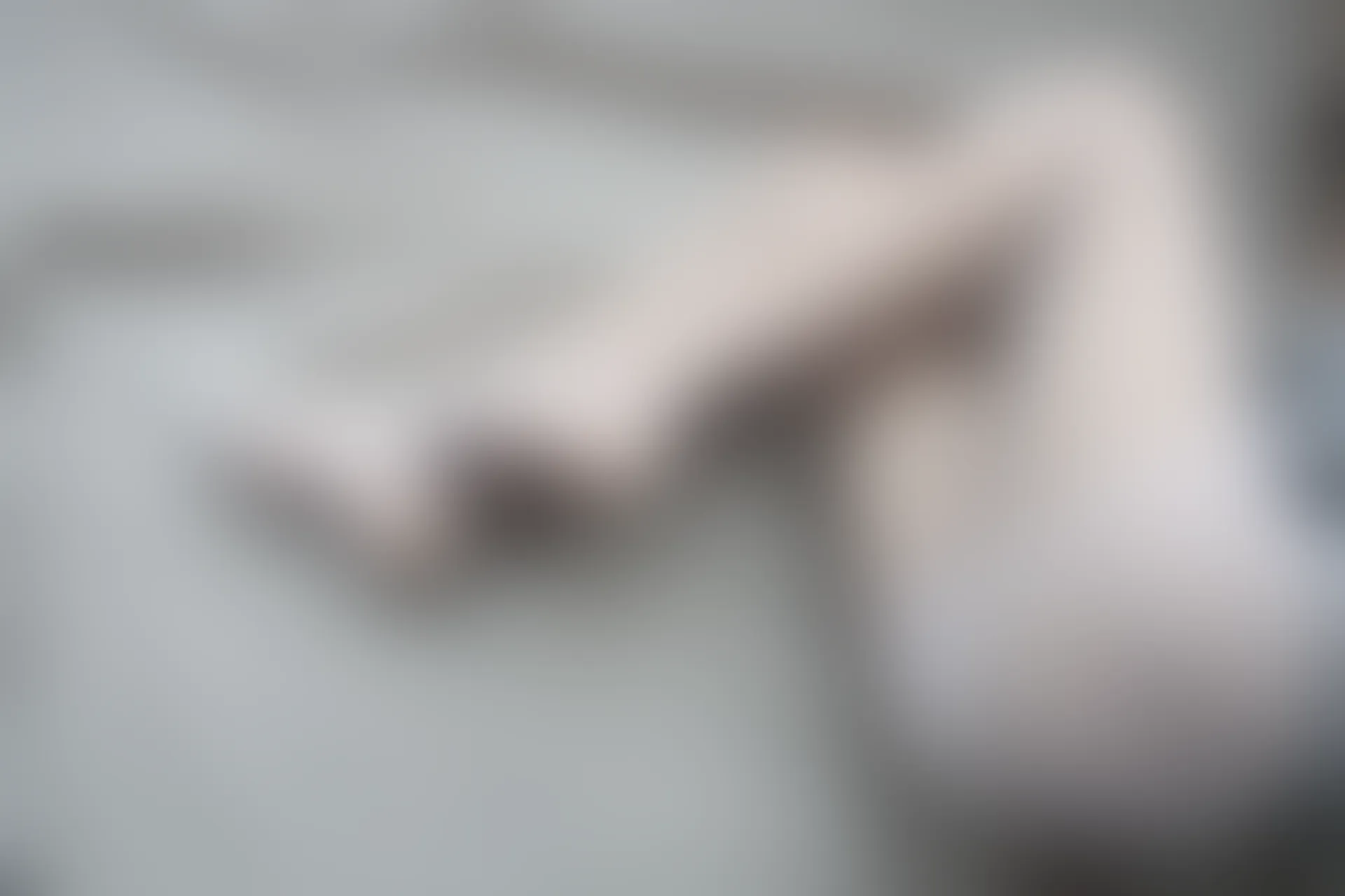 森萝财团 X-062 [100P1V-2.44G]森萝财团, 白丝, 美腿, 美足, 露背毛衣