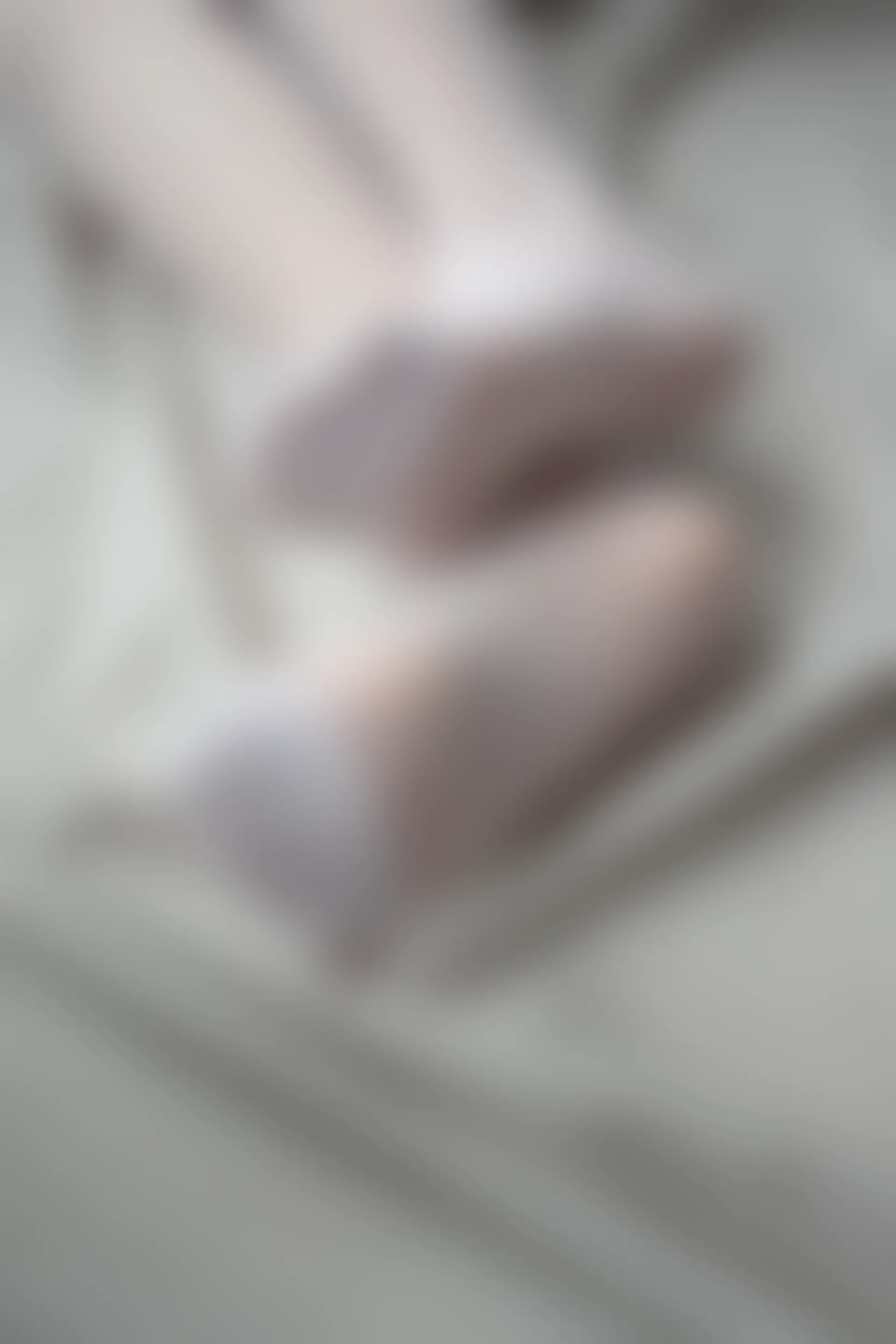 森萝财团 X-062 [100P1V-2.44G]森萝财团, 白丝, 美腿, 美足, 露背毛衣