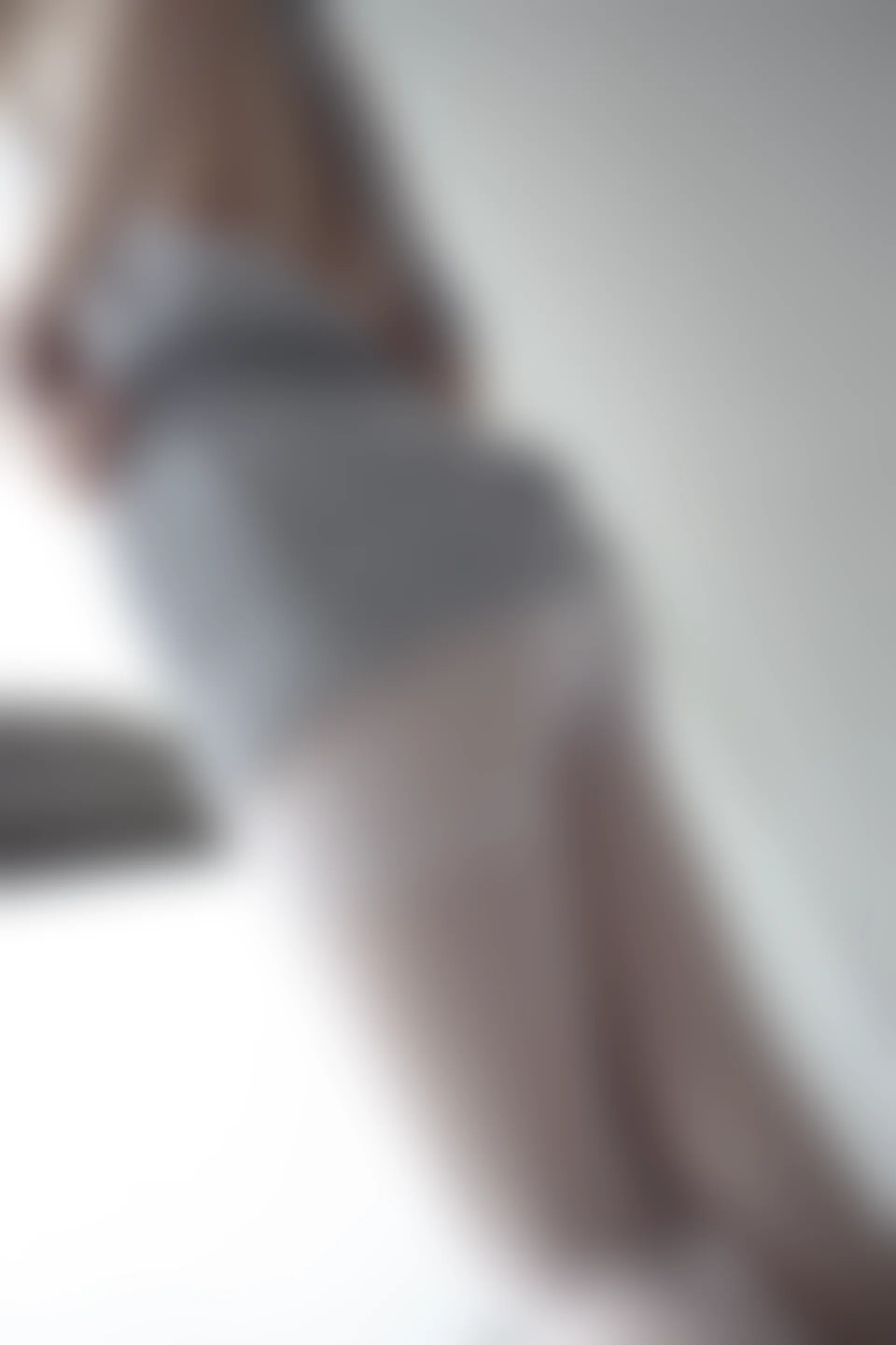 森萝财团 X-062 [100P1V-2.44G]森萝财团, 白丝, 美腿, 美足, 露背毛衣