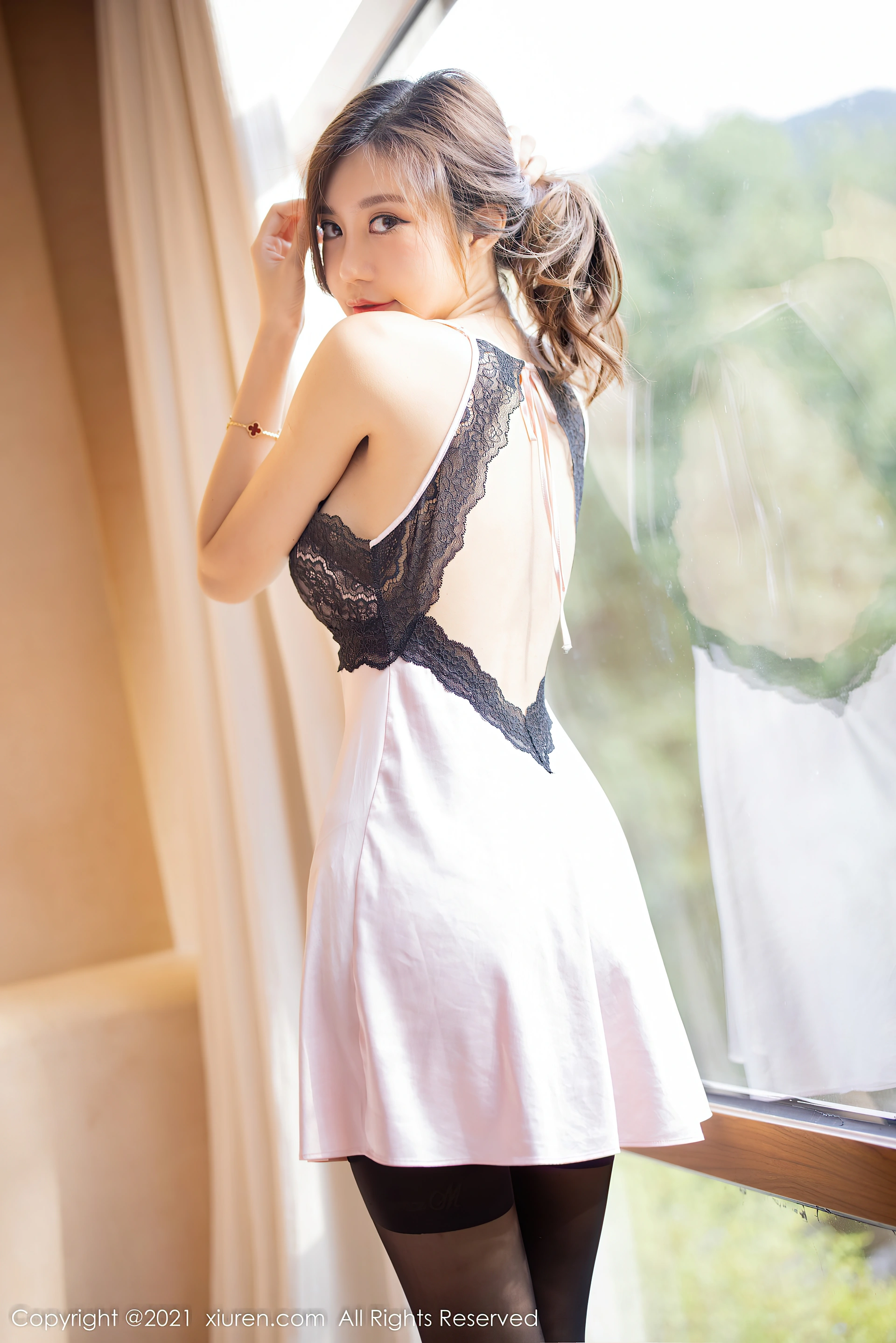 XiuRen秀人网 2021.12.28 No.4398 绮里嘉ula 黑丝美腿[45+1P 422MB]