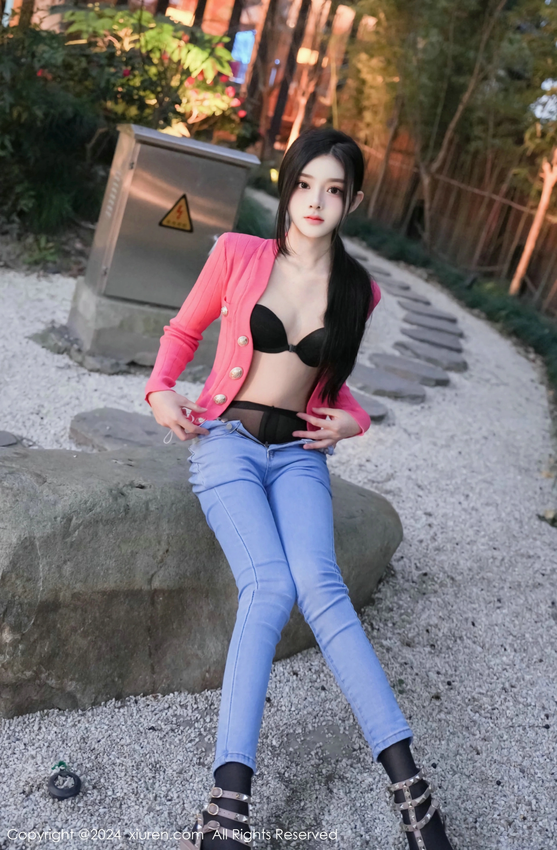 XIUREN秀人网 2024.02.08 NO.8091 龙雪儿[69+1P／373MB]