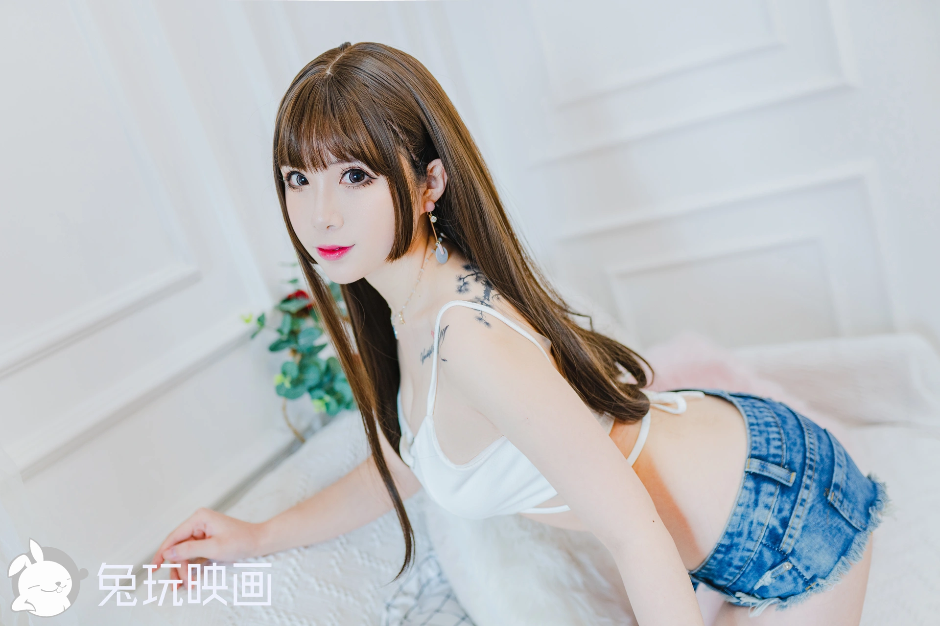 D54.008 长发大姐姐 [40P-613MB]