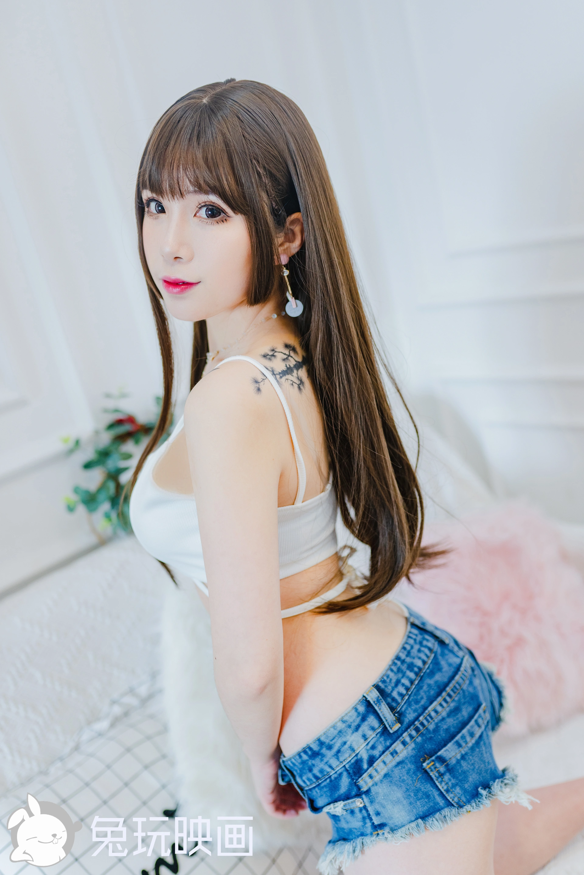 D54.008 长发大姐姐 [40P-613MB]