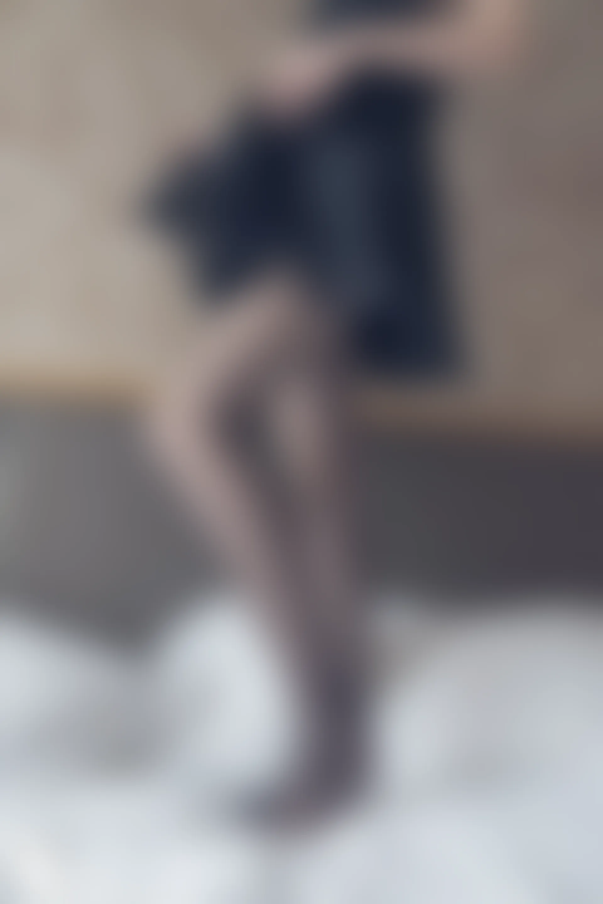C32.003 黑纱裙 [40P-64MB]