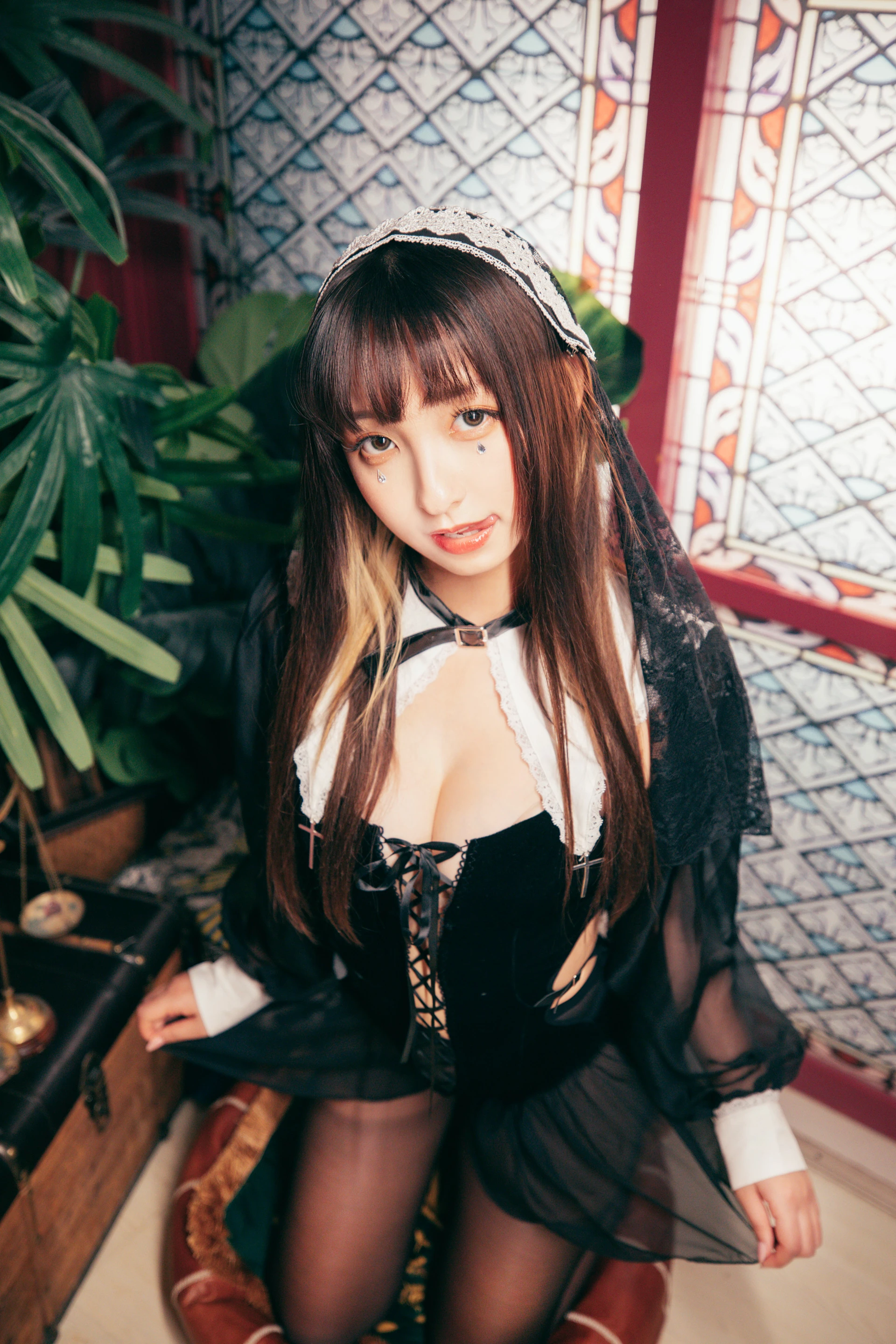 神楽坂真冬 第三季 序号19：《光の囁き 》光の修女 [150P2V-884MB]修女, 内衣, 双马尾, 白丝, 神楽坂真冬, 美腿, 美足, 高跟鞋, 黑丝