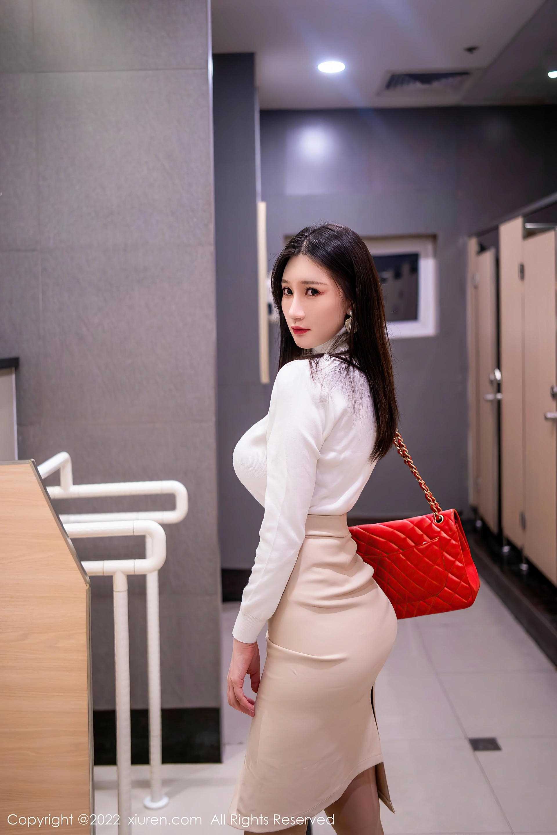 XiuRen秀人网 2022.04.19 No.4887 顾乔楠Cora 御姐美臀 [75+1P706M]