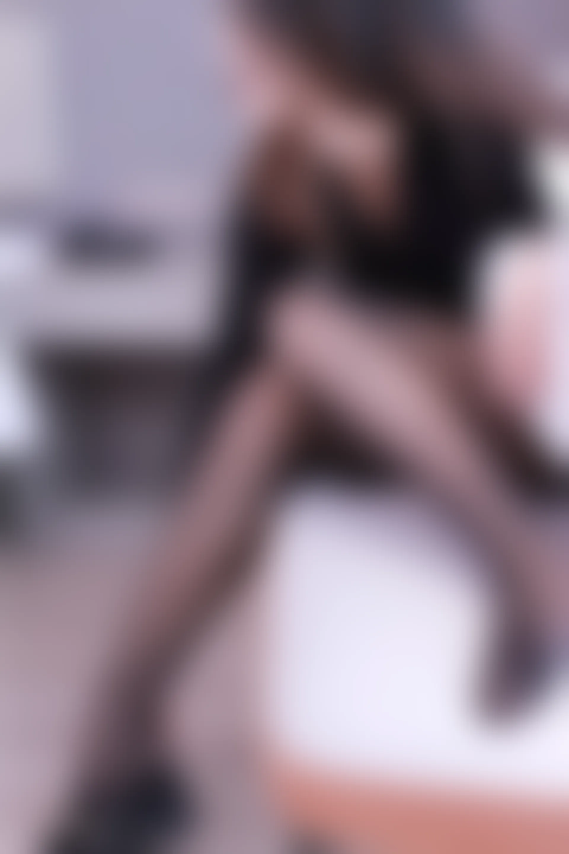 初夏女神 NO.013 依依~黑色瘦身连衣裙搭小黑皮鞋[146P-1V-3.91G]