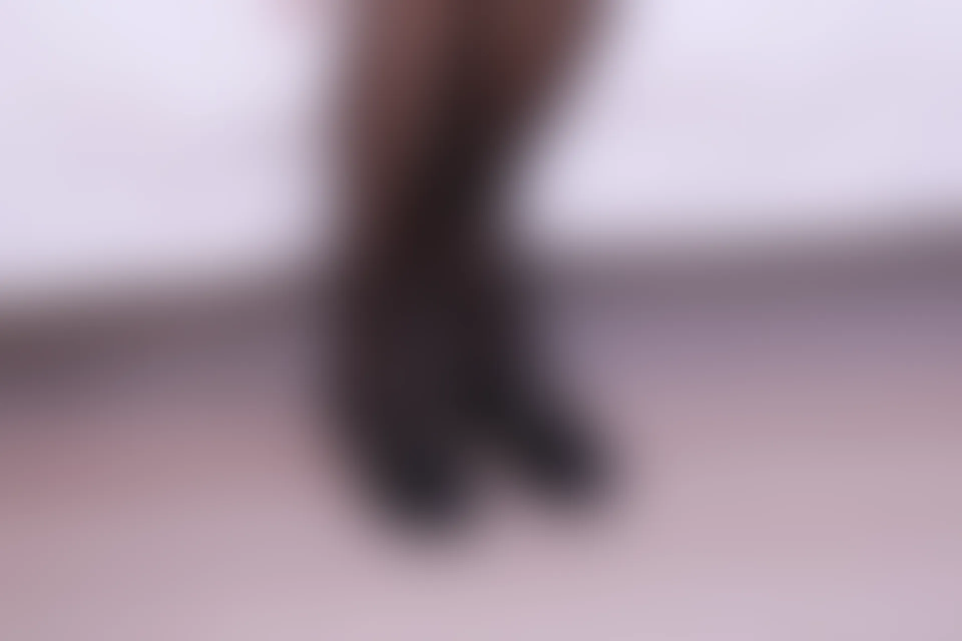 初夏女神 NO.013 依依~黑色瘦身连衣裙搭小黑皮鞋[146P-1V-3.91G]