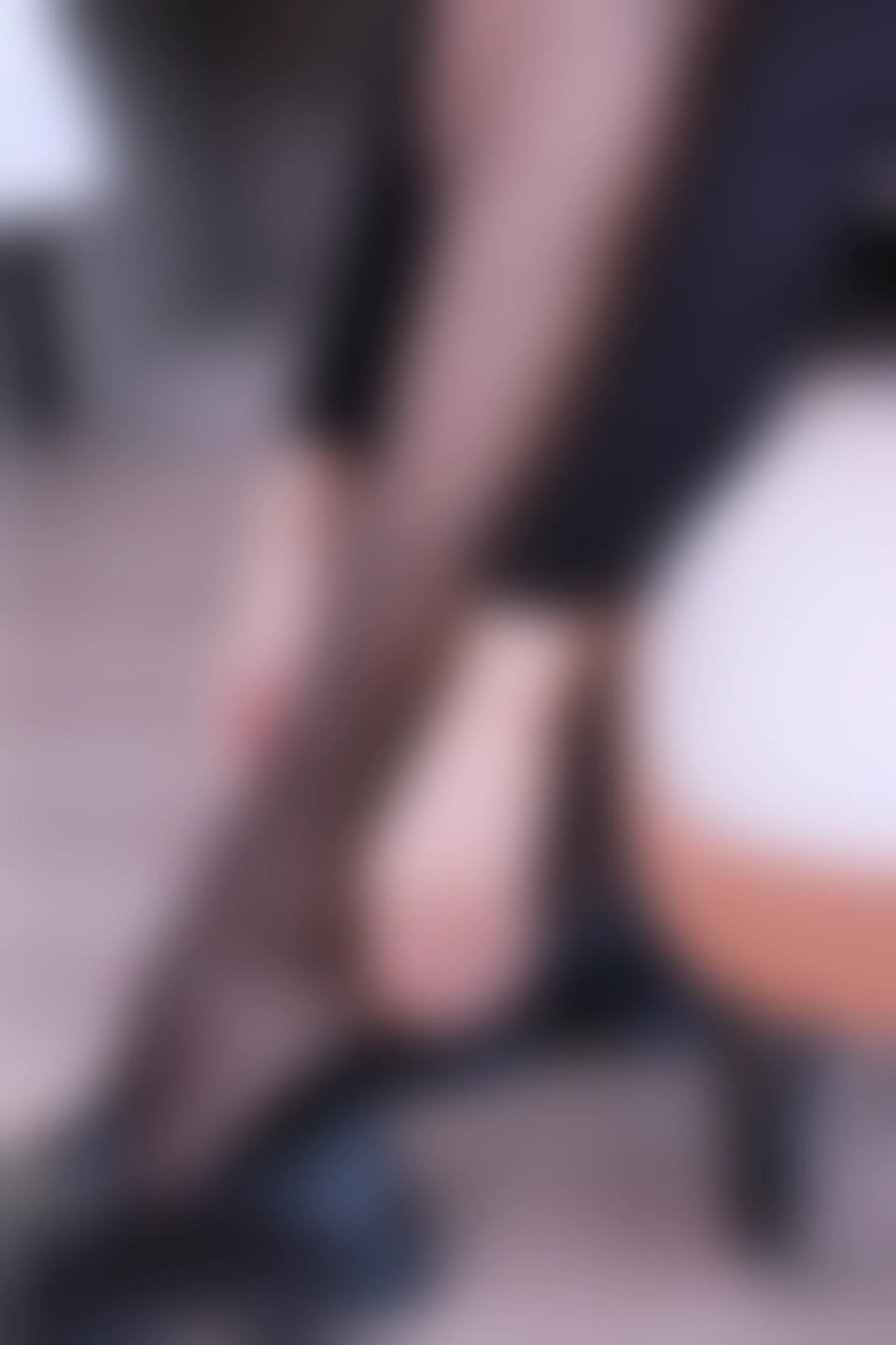 初夏女神 NO.013 依依~黑色瘦身连衣裙搭小黑皮鞋[146P-1V-3.91G]