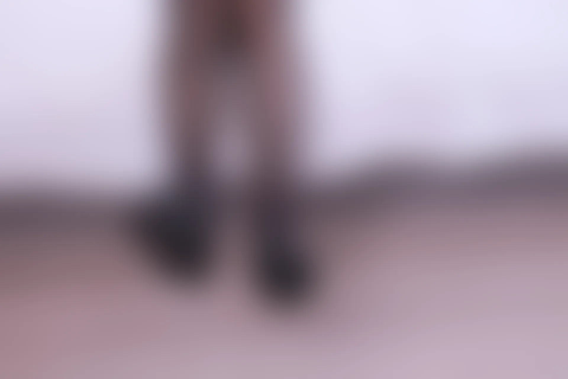初夏女神 NO.013 依依~黑色瘦身连衣裙搭小黑皮鞋[146P-1V-3.91G]