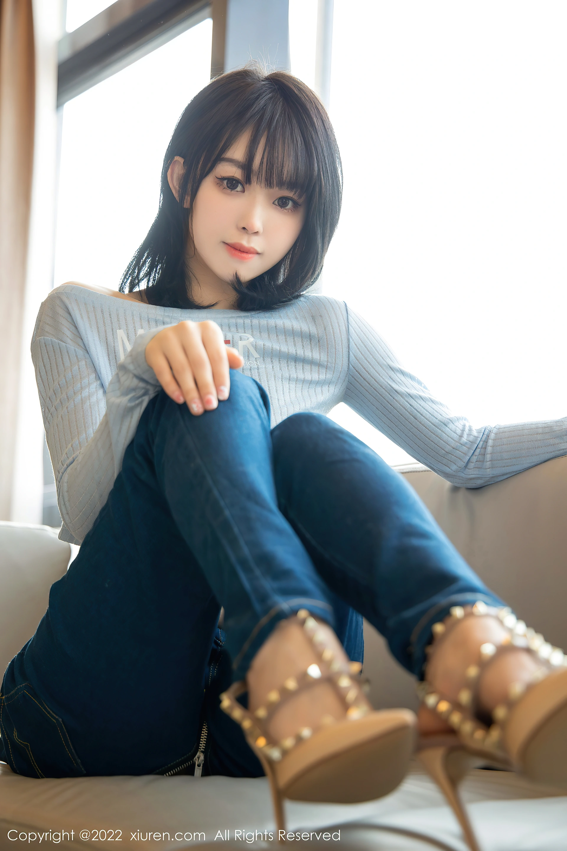 XiuRen秀人网 2022.02.15 No.4584 奶瓶. 牛仔裤美腿[95+1P 964MB]
