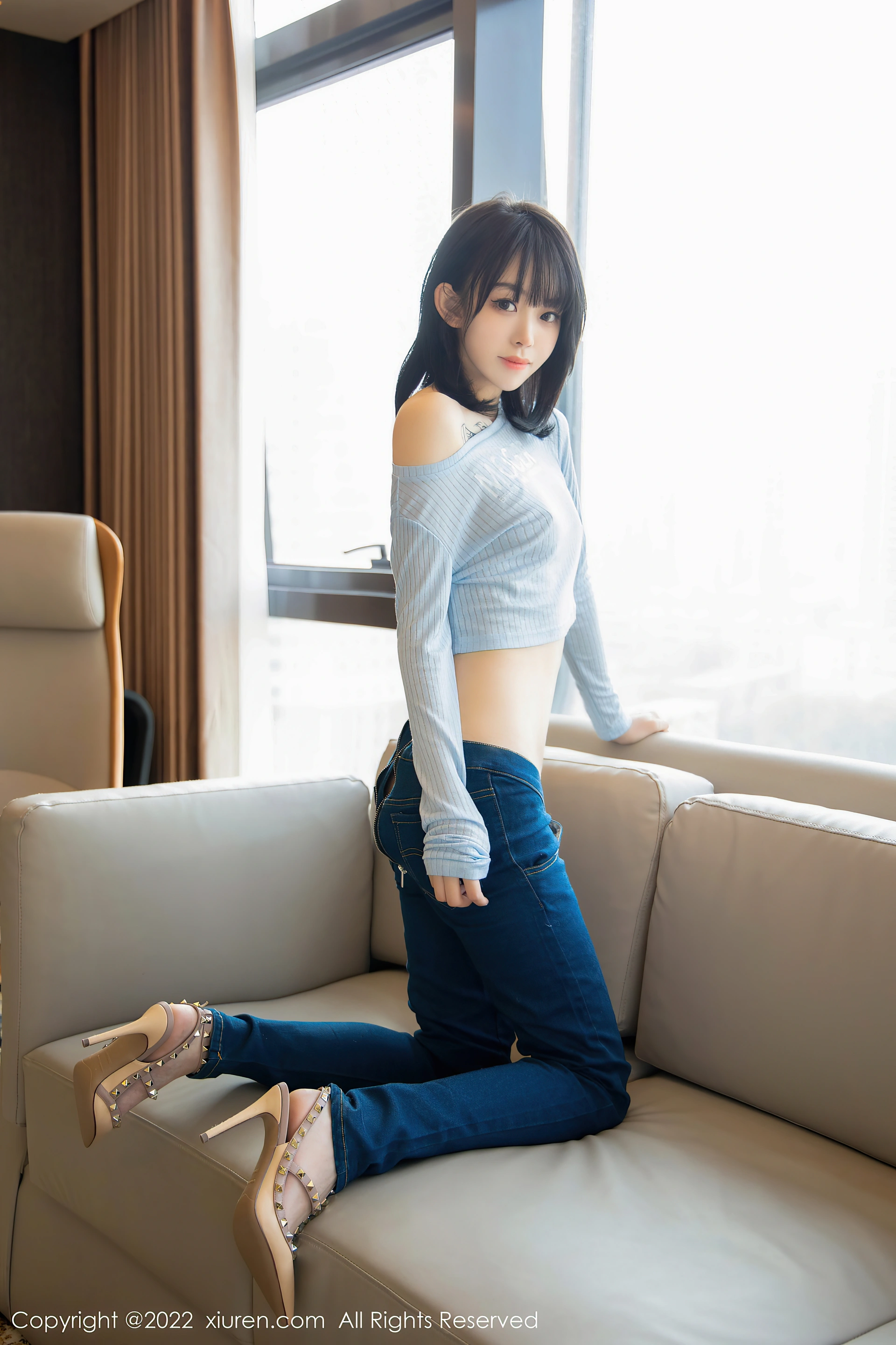 XiuRen秀人网 2022.02.15 No.4584 奶瓶. 牛仔裤美腿[95+1P 964MB]
