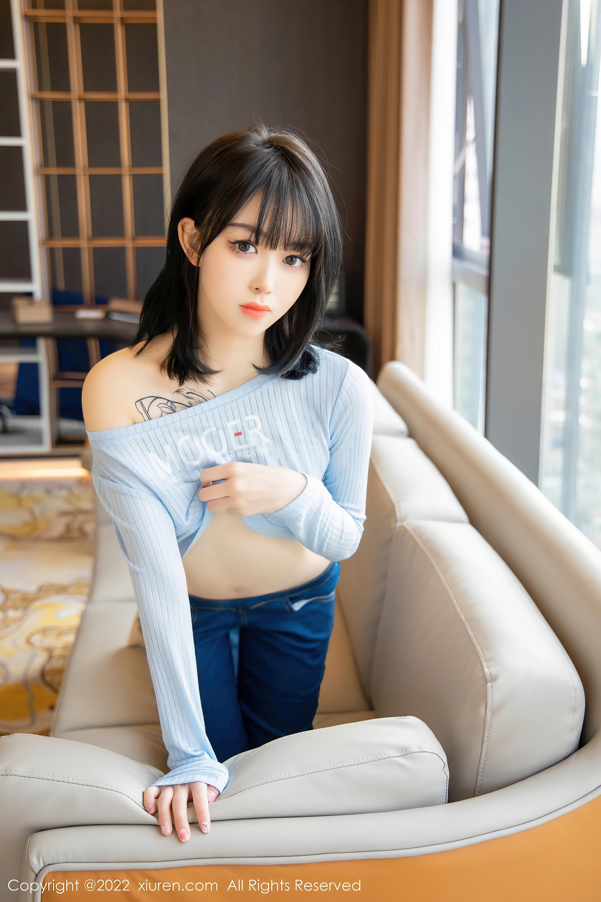 XiuRen秀人网 2022.02.15 No.4584 奶瓶. 牛仔裤美腿[95+1P 964MB]