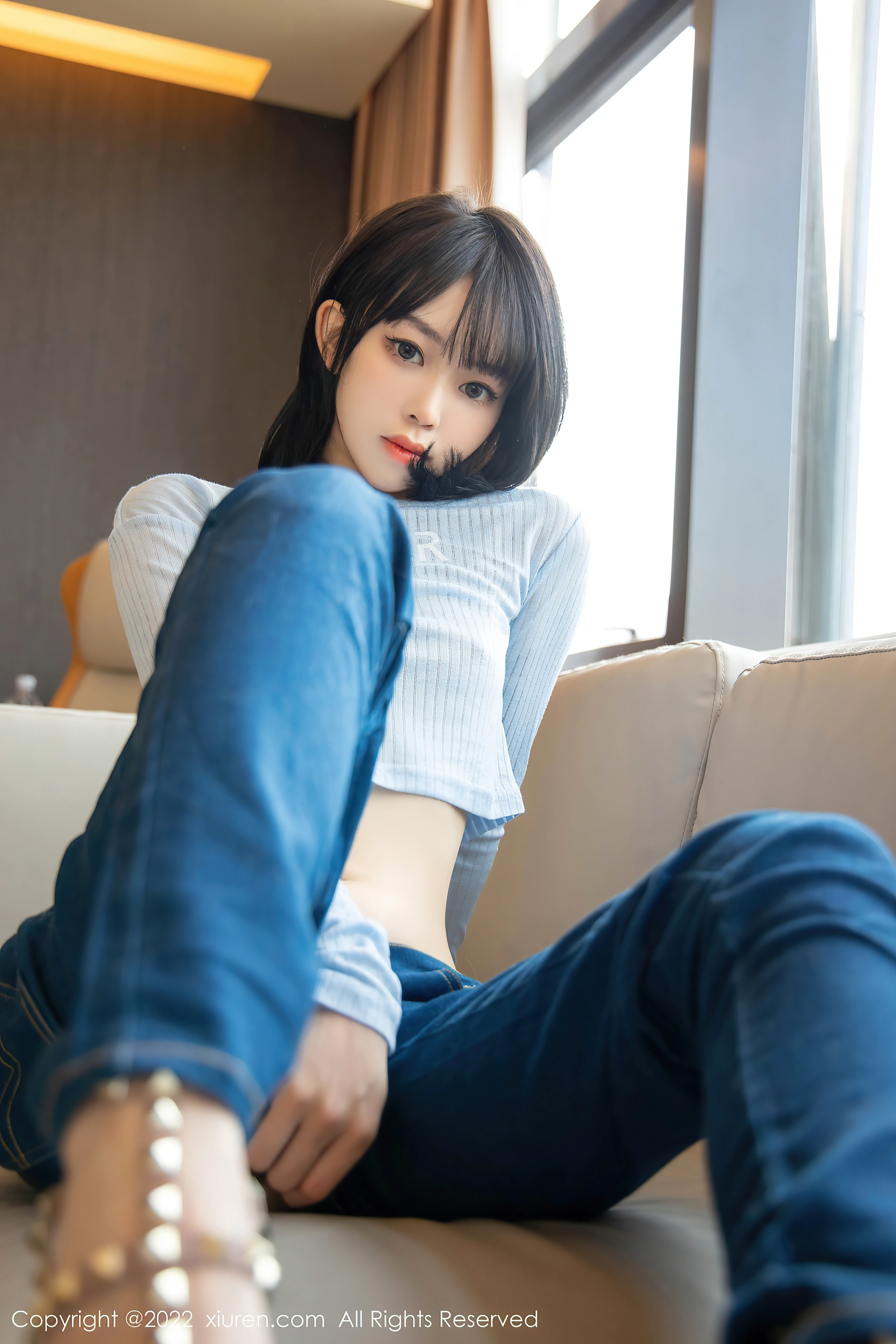 XiuRen秀人网 2022.02.15 No.4584 奶瓶. 牛仔裤美腿[95+1P 964MB]