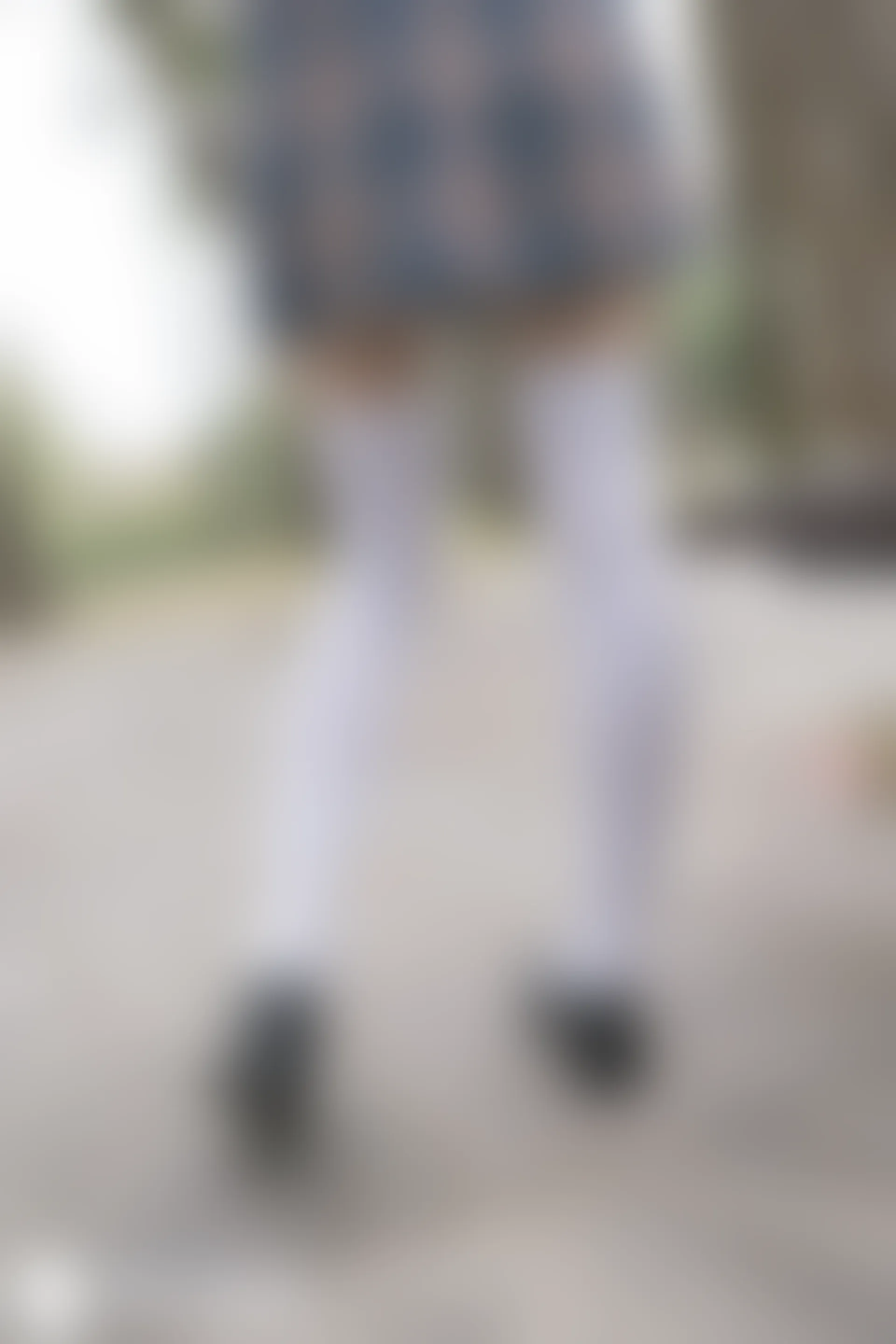 C36.005 路边的椅子上 [40P-76MB]
