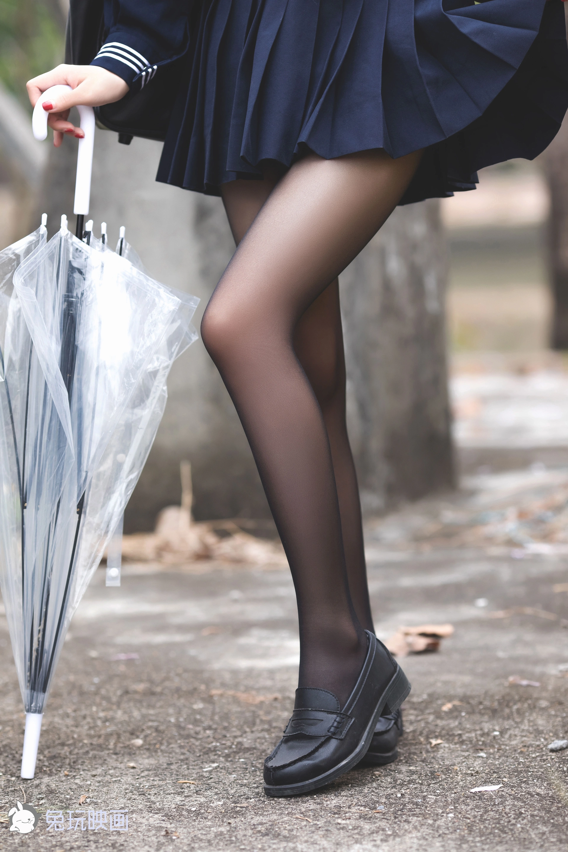 C08.001 被束缚的少女 [44P-584MB]