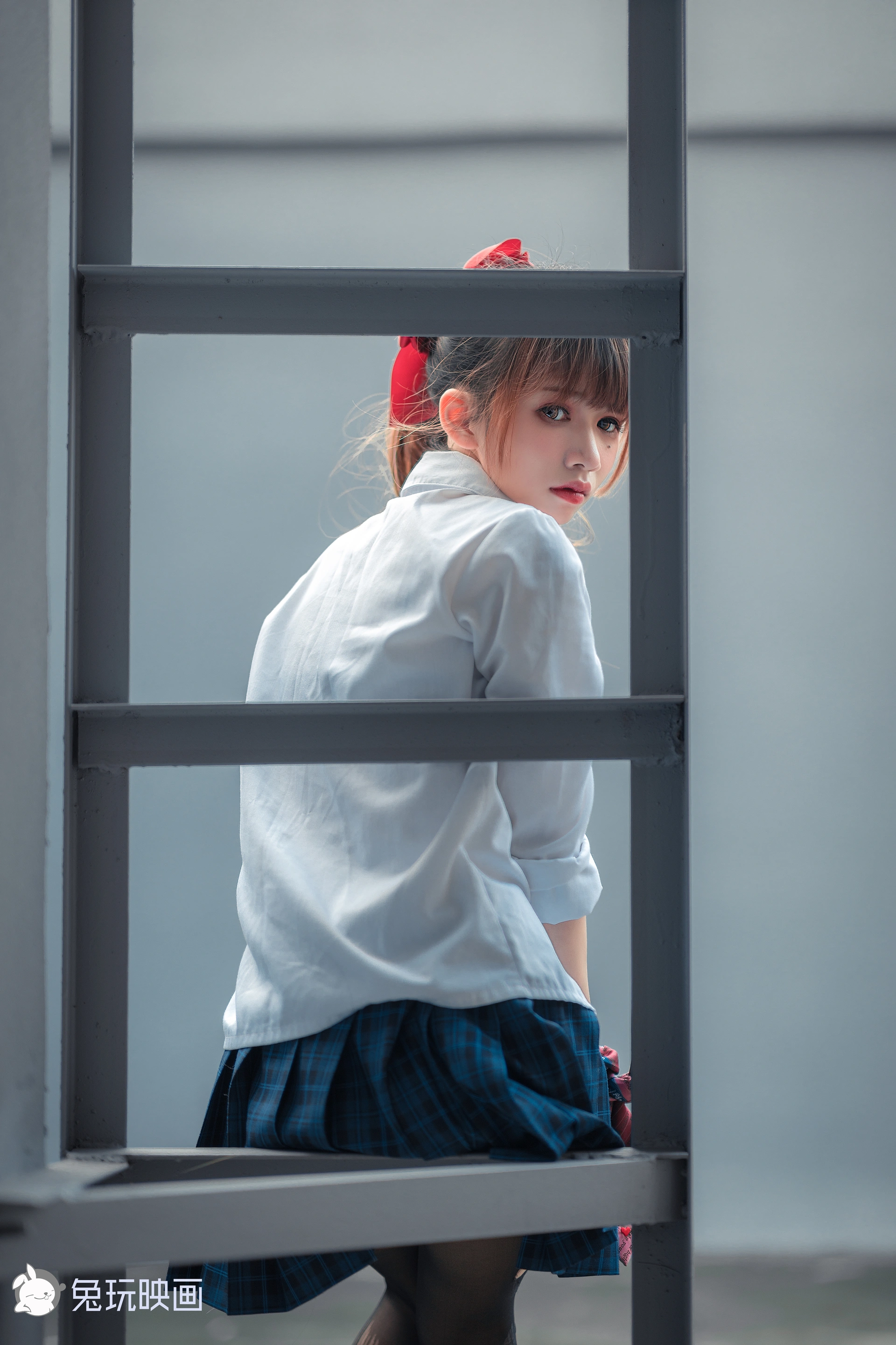 C08.001 被束缚的少女 [44P-584MB]