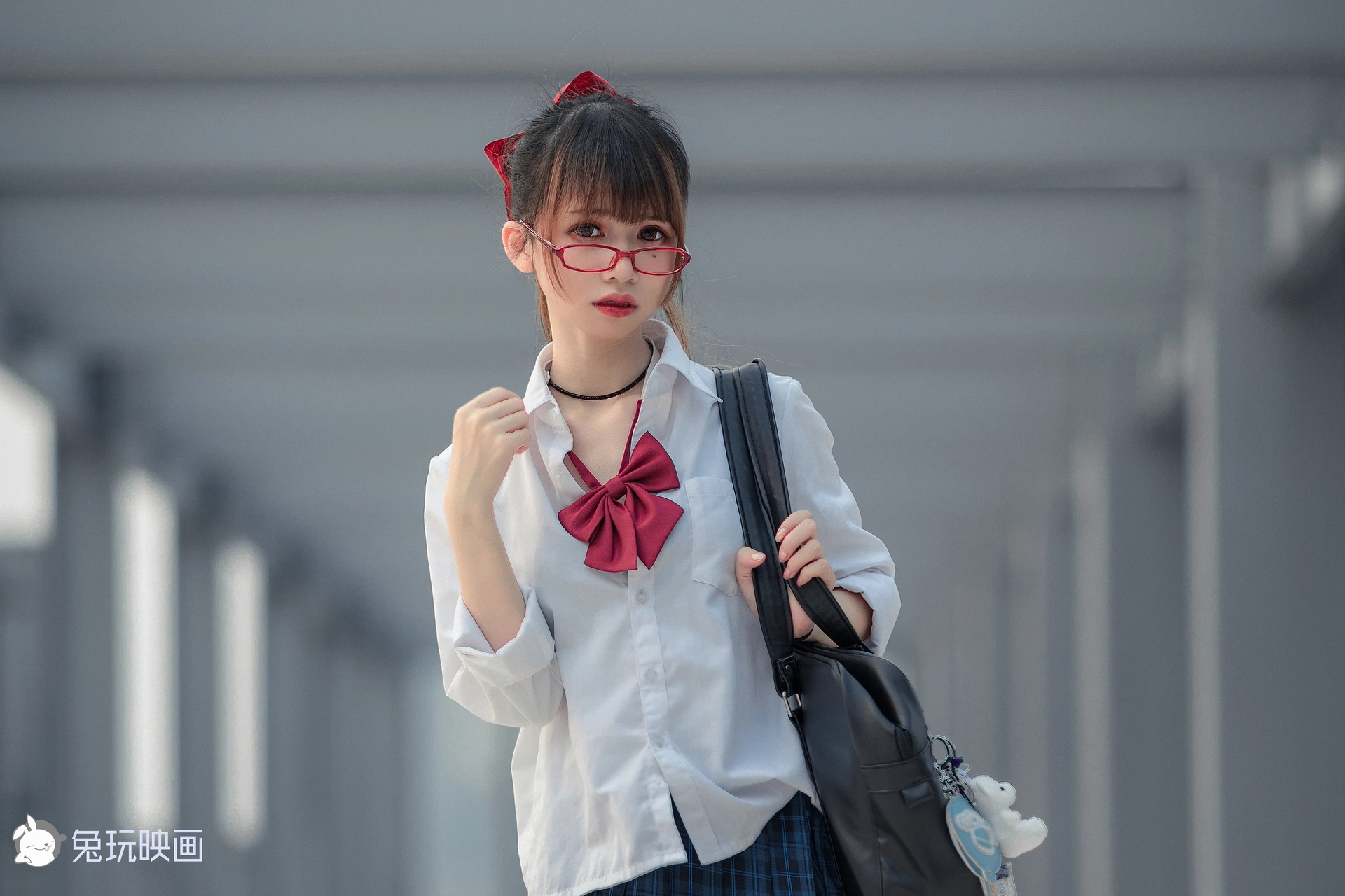 C08.001 被束缚的少女 [44P-584MB]