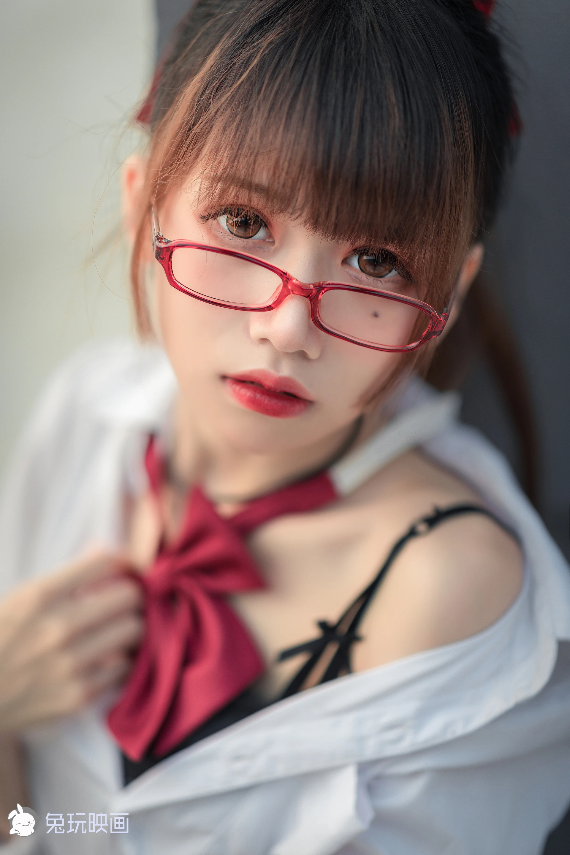 C08.001 被束缚的少女 [44P-584MB]