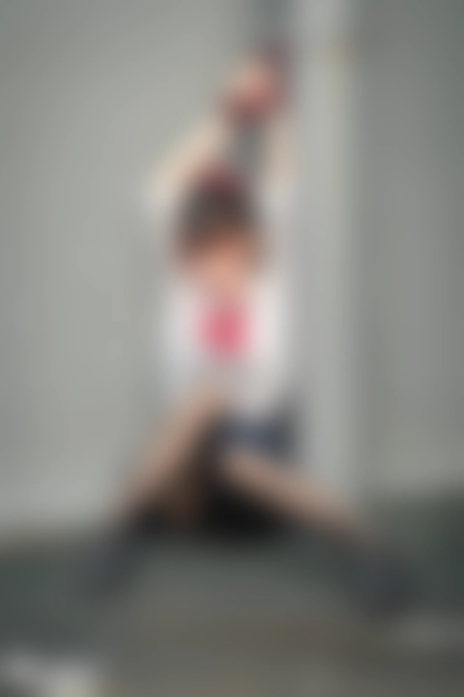 C08.001 被束缚的少女 [44P-584MB]