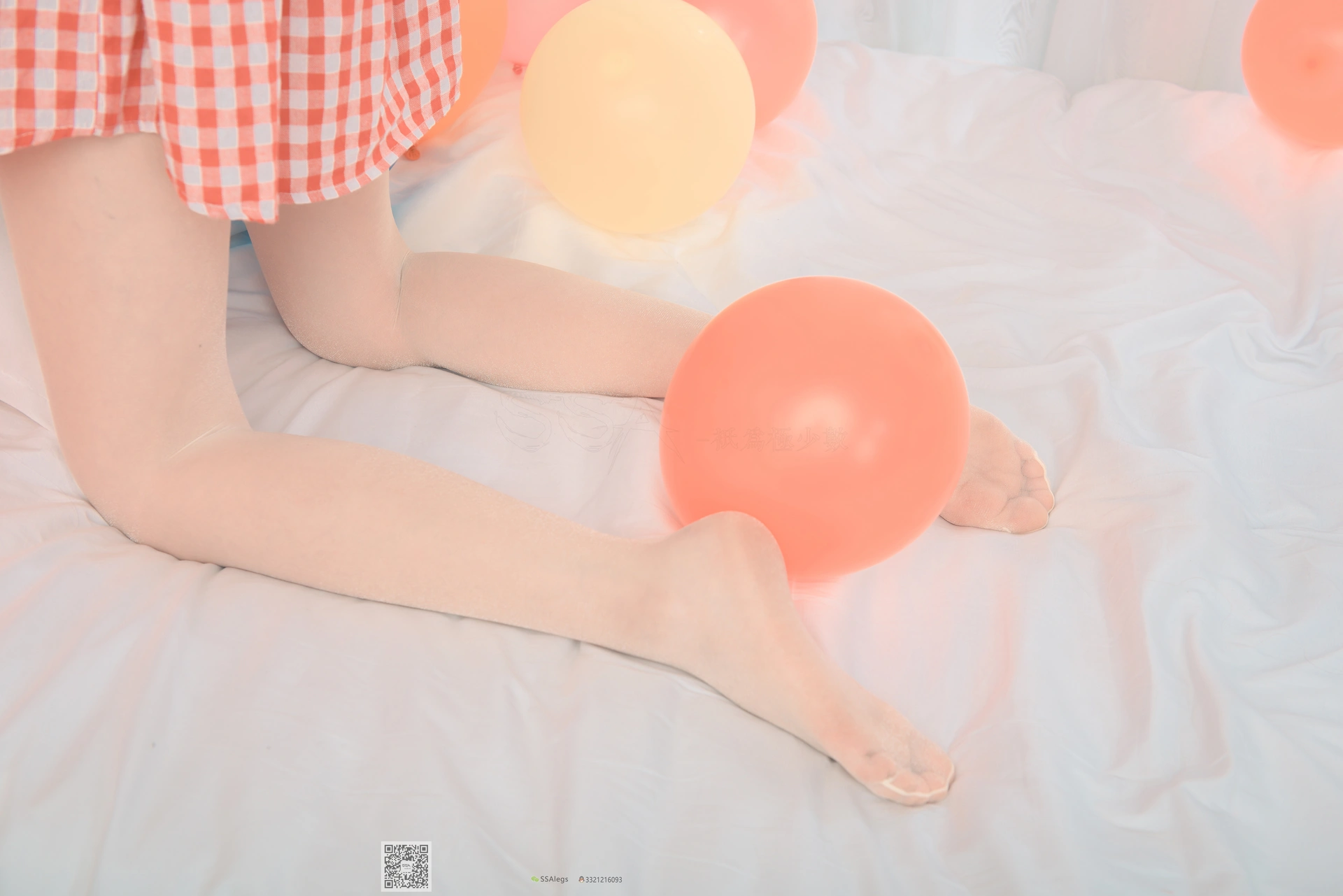 SSA丝社 超清写真 NO.014 琪琪 闪光开裆丝袜的另一种演绎[99P／898MB]