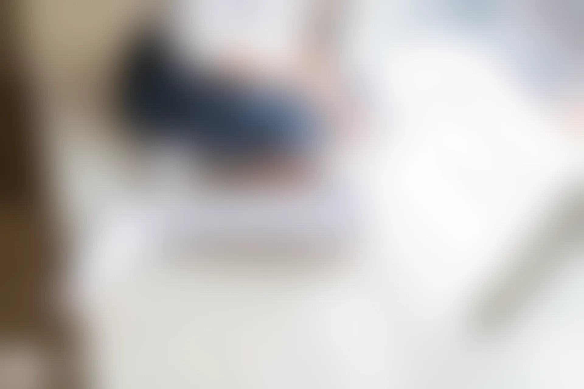 C37.002 窗台上的短裙白丝 [40P-76MB]
