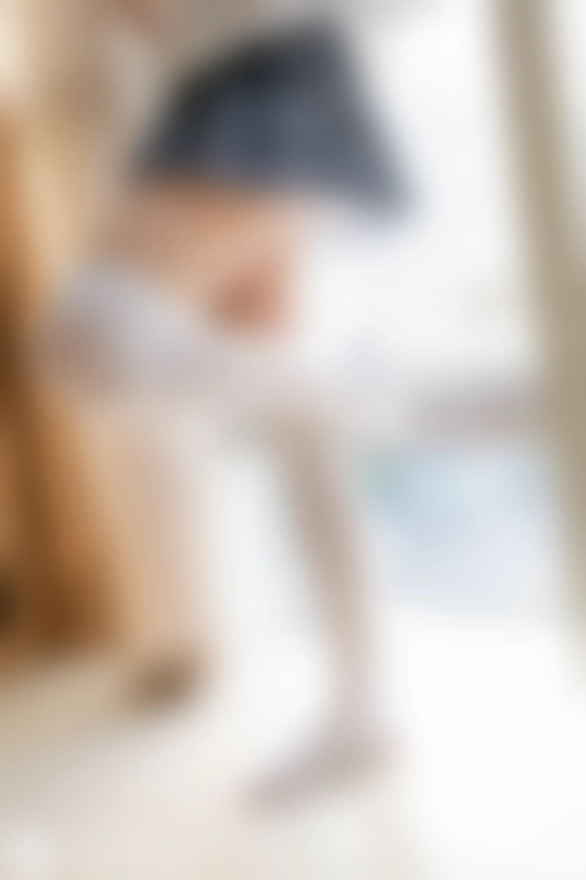 C37.002 窗台上的短裙白丝 [40P-76MB]