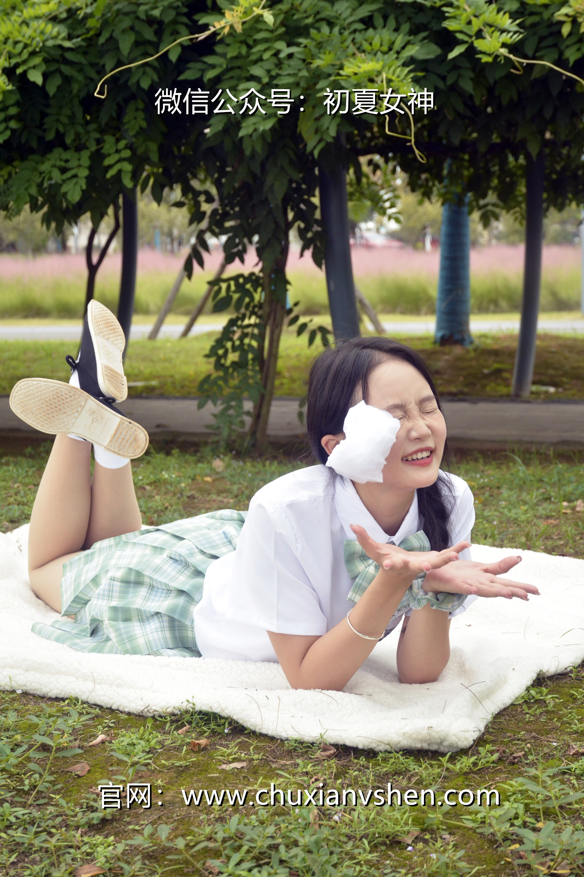 初夏女神 NO.093 双双 雪松JK套[140P+1V／5.53GB]