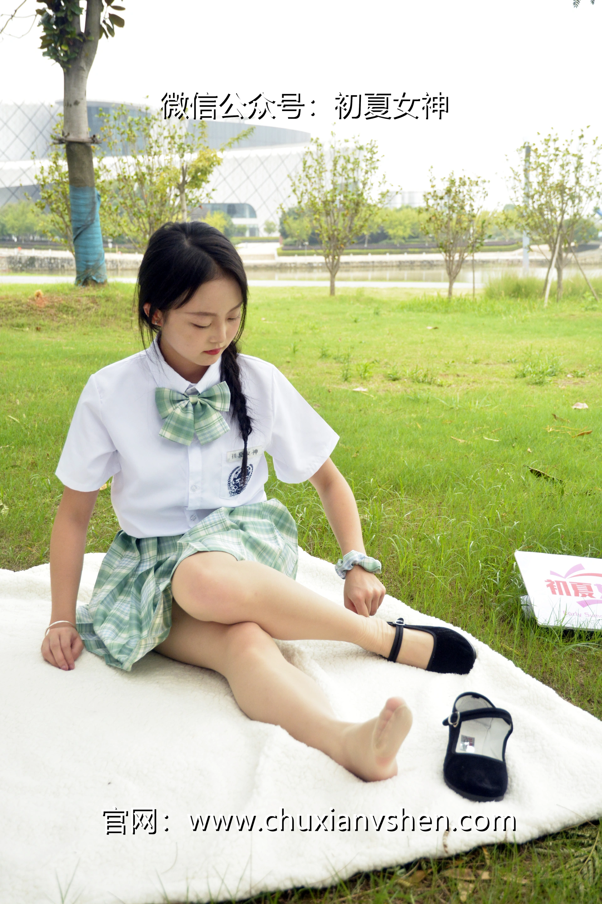 初夏女神 NO.093 双双 雪松JK套[140P+1V／5.53GB]
