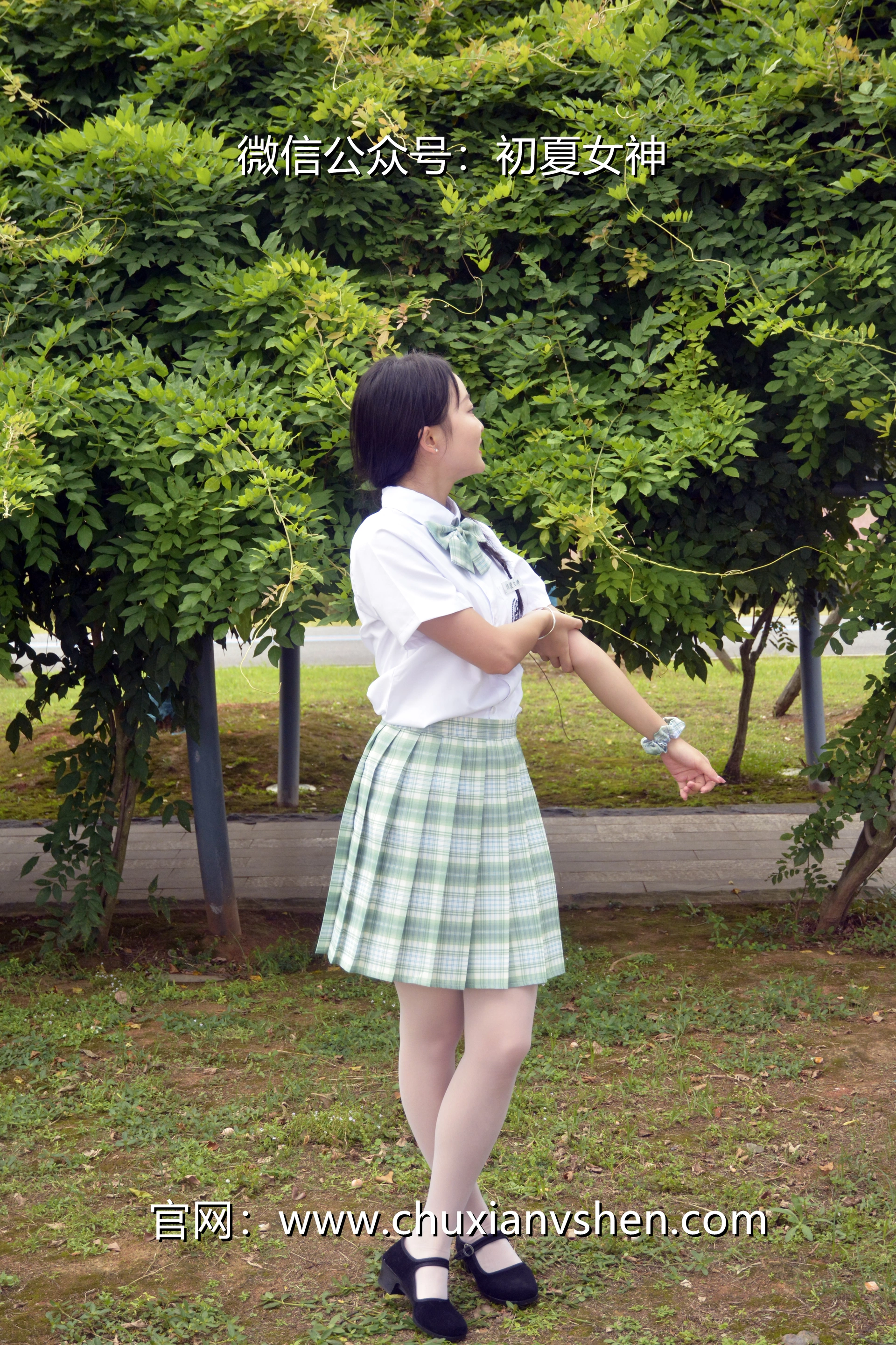 初夏女神 NO.093 双双 雪松JK套[140P+1V／5.53GB]