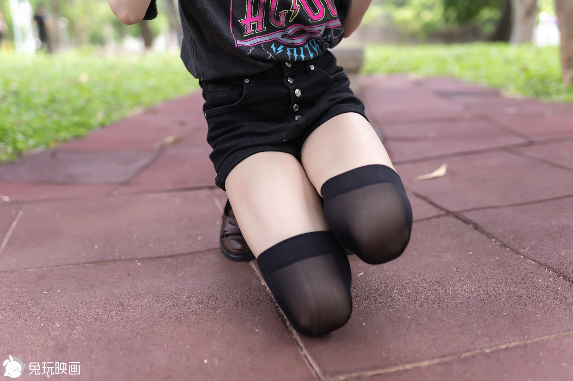 C16.003 热裤黑袜 [40P-93MB]
