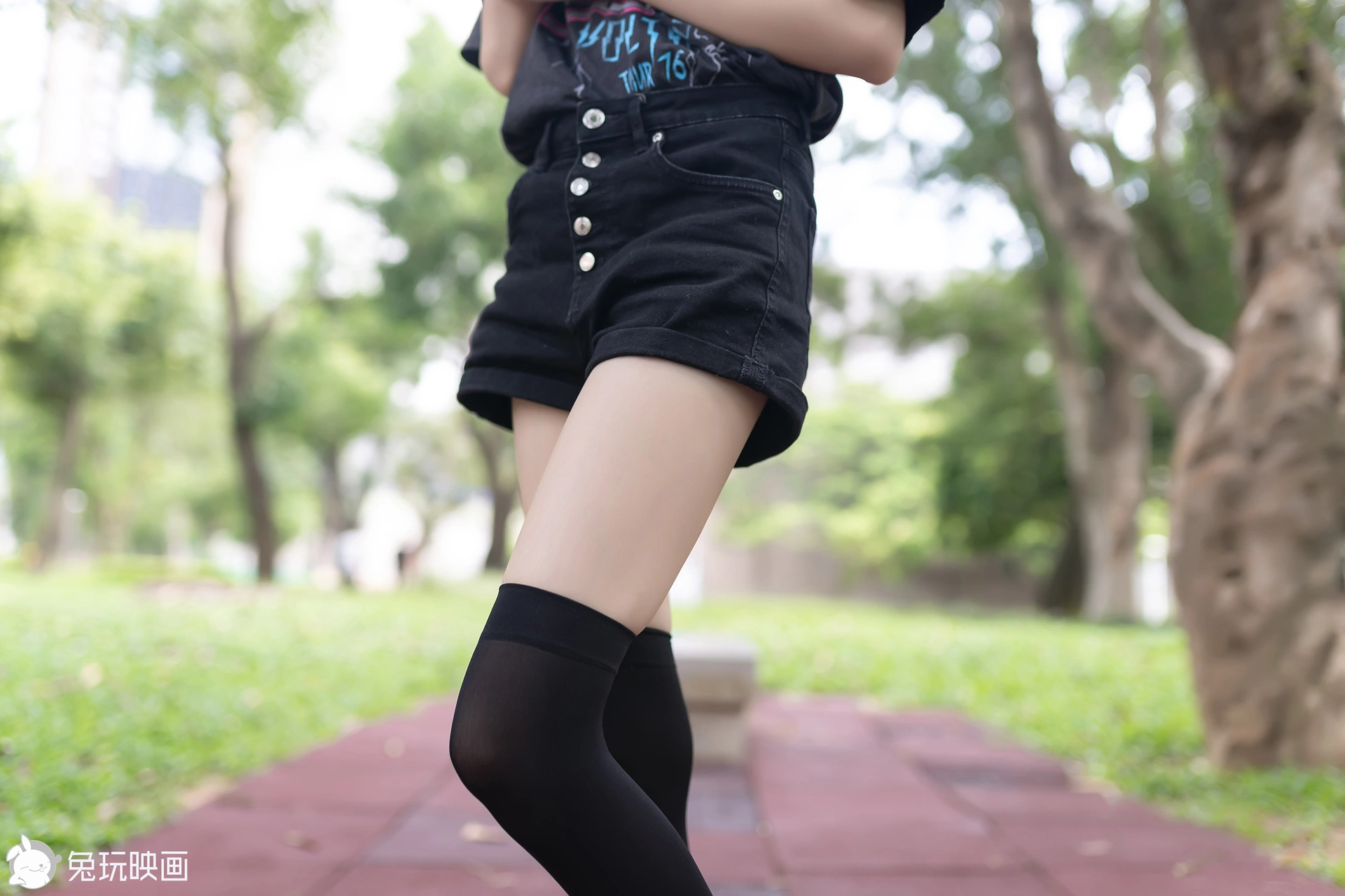C16.003 热裤黑袜 [40P-93MB]
