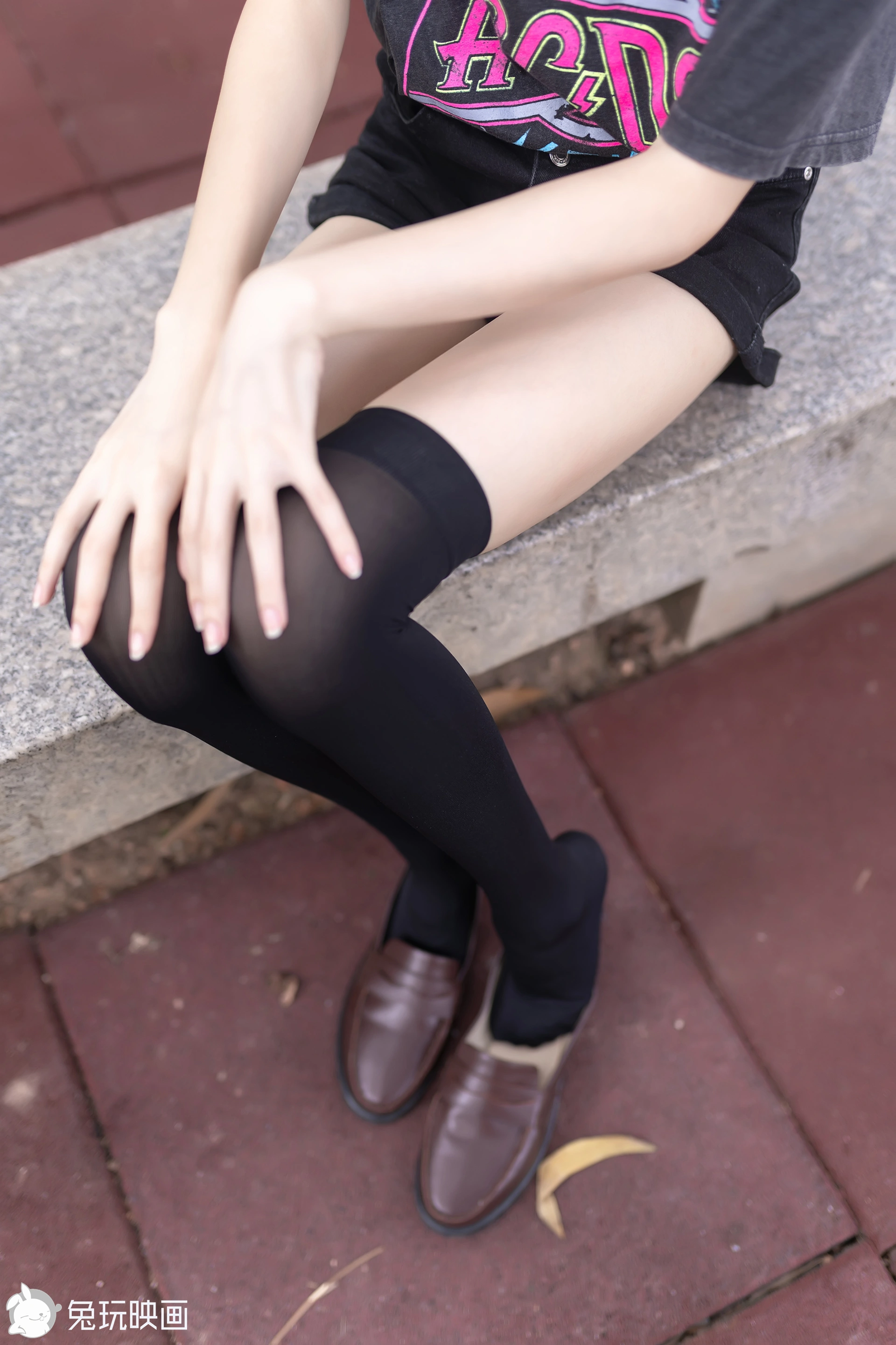 C16.003 热裤黑袜 [40P-93MB]