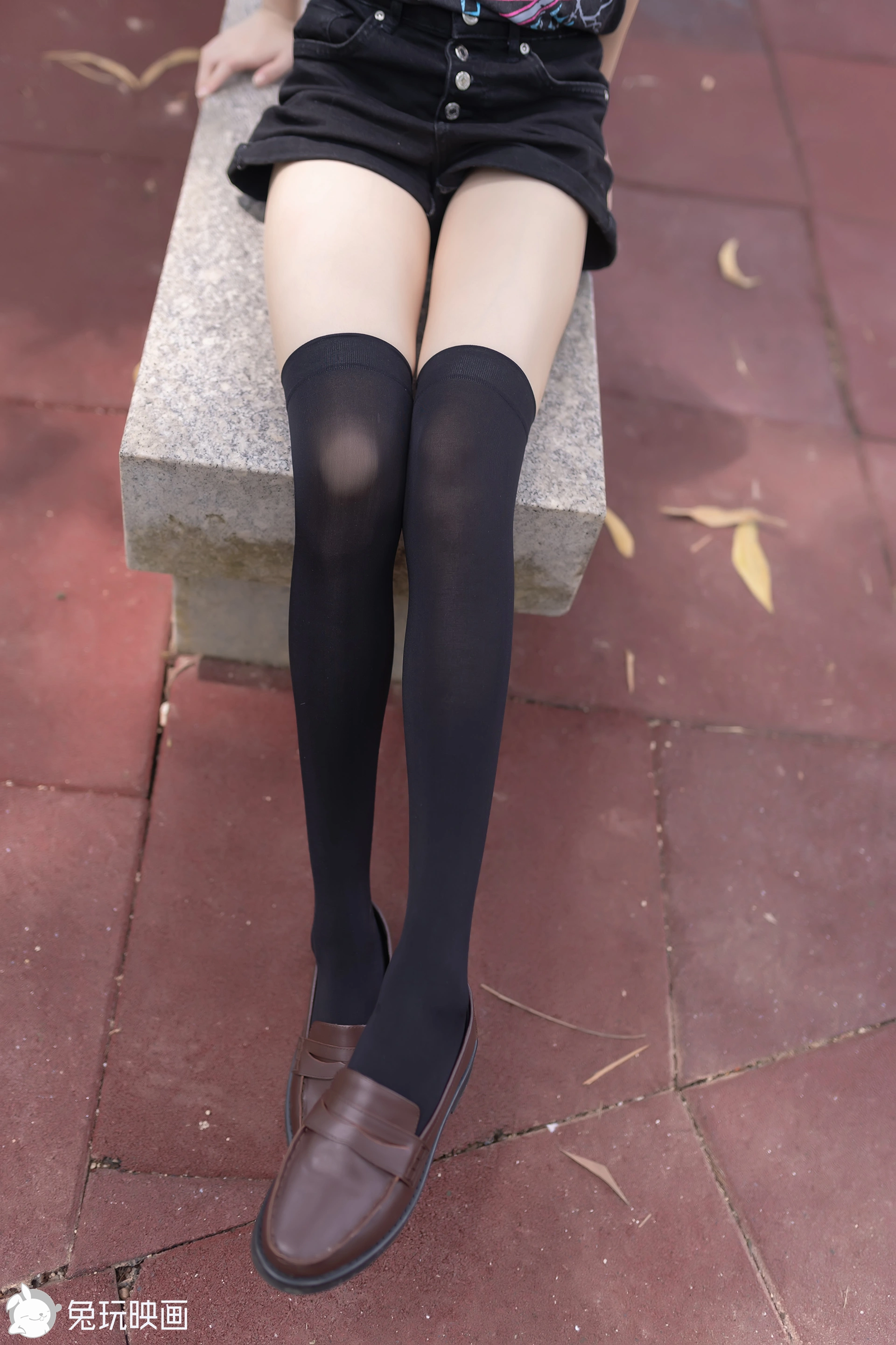 C16.003 热裤黑袜 [40P-93MB]