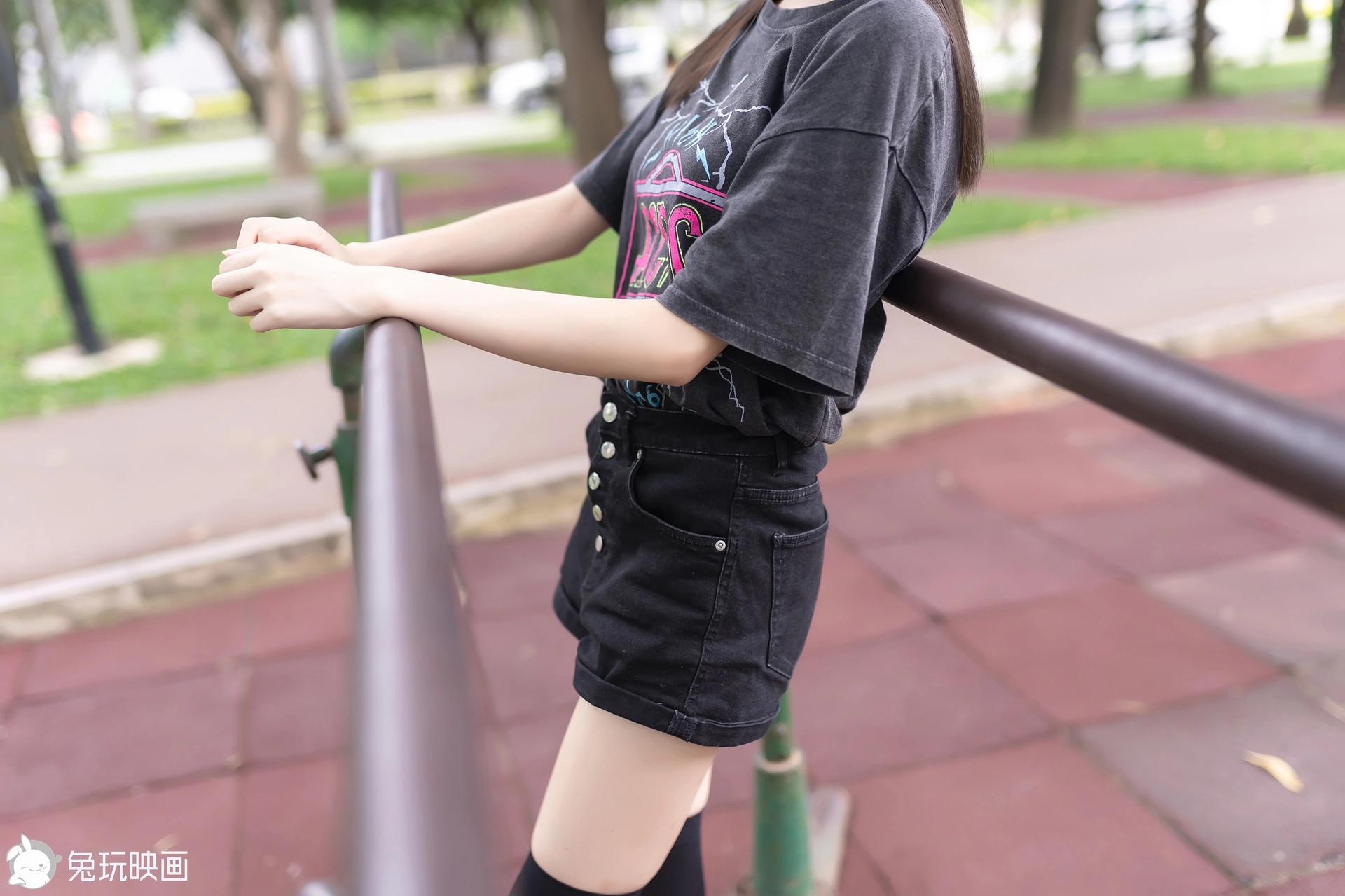 C16.003 热裤黑袜 [40P-93MB]