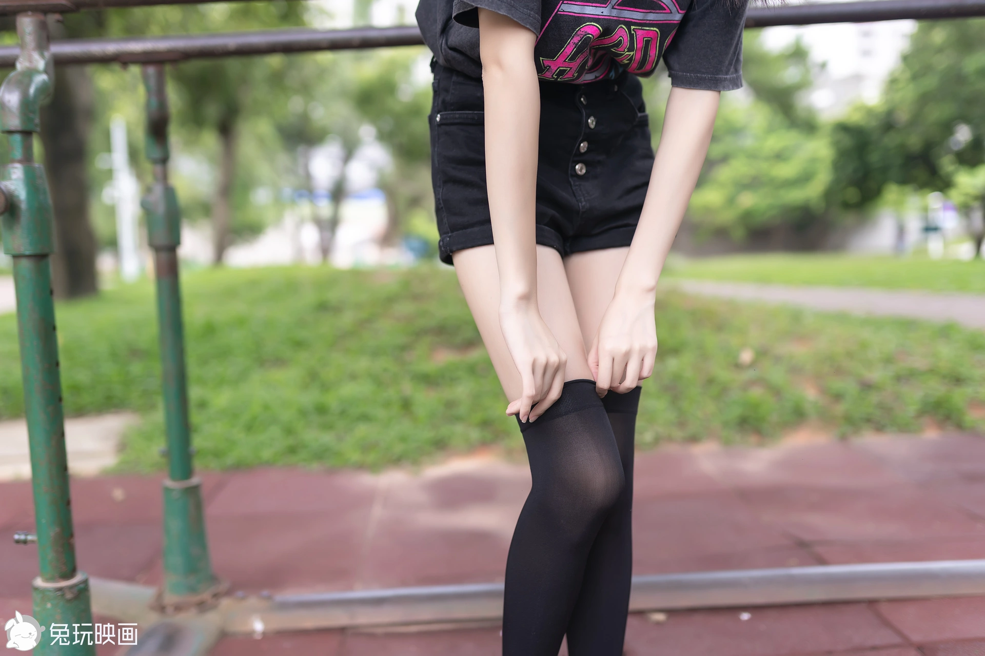 C16.003 热裤黑袜 [40P-93MB]