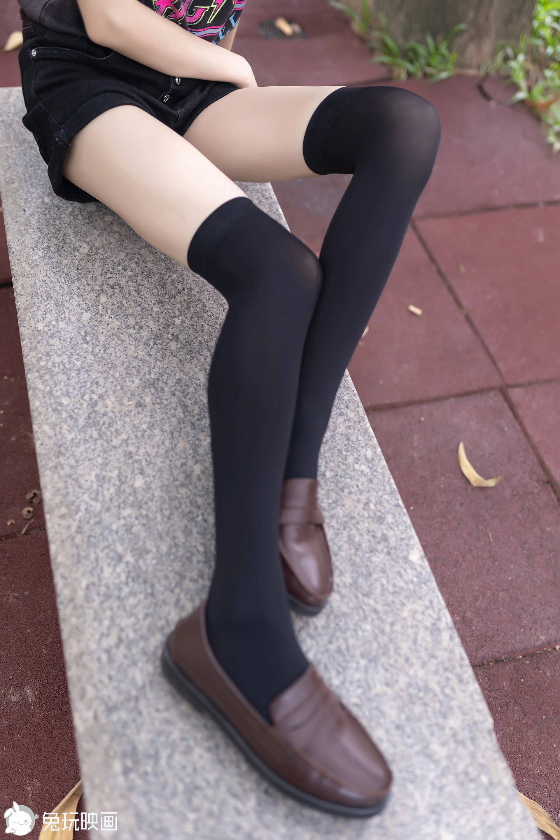 C16.003 热裤黑袜 [40P-93MB]