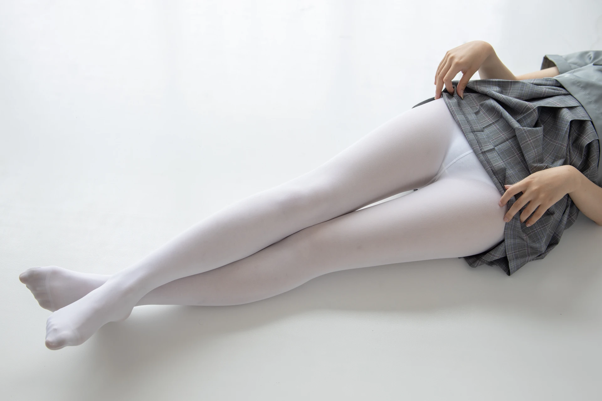 JKFUN-013 [160P1V-2.38G]JKFUN, 可爱, 森萝财团, 白丝, 美腿, 美足