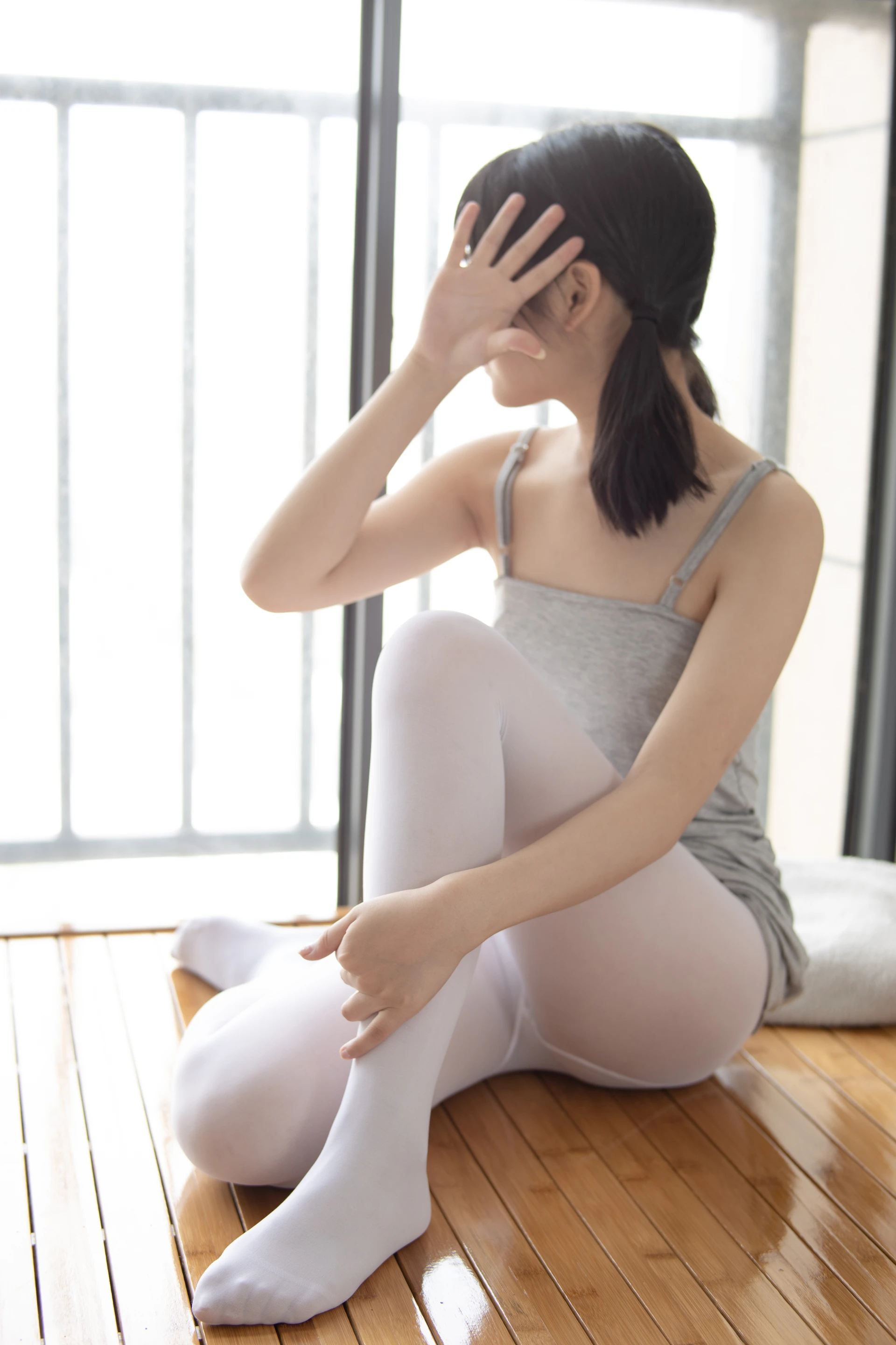 JKFUN-013 [160P1V-2.38G]JKFUN, 可爱, 森萝财团, 白丝, 美腿, 美足