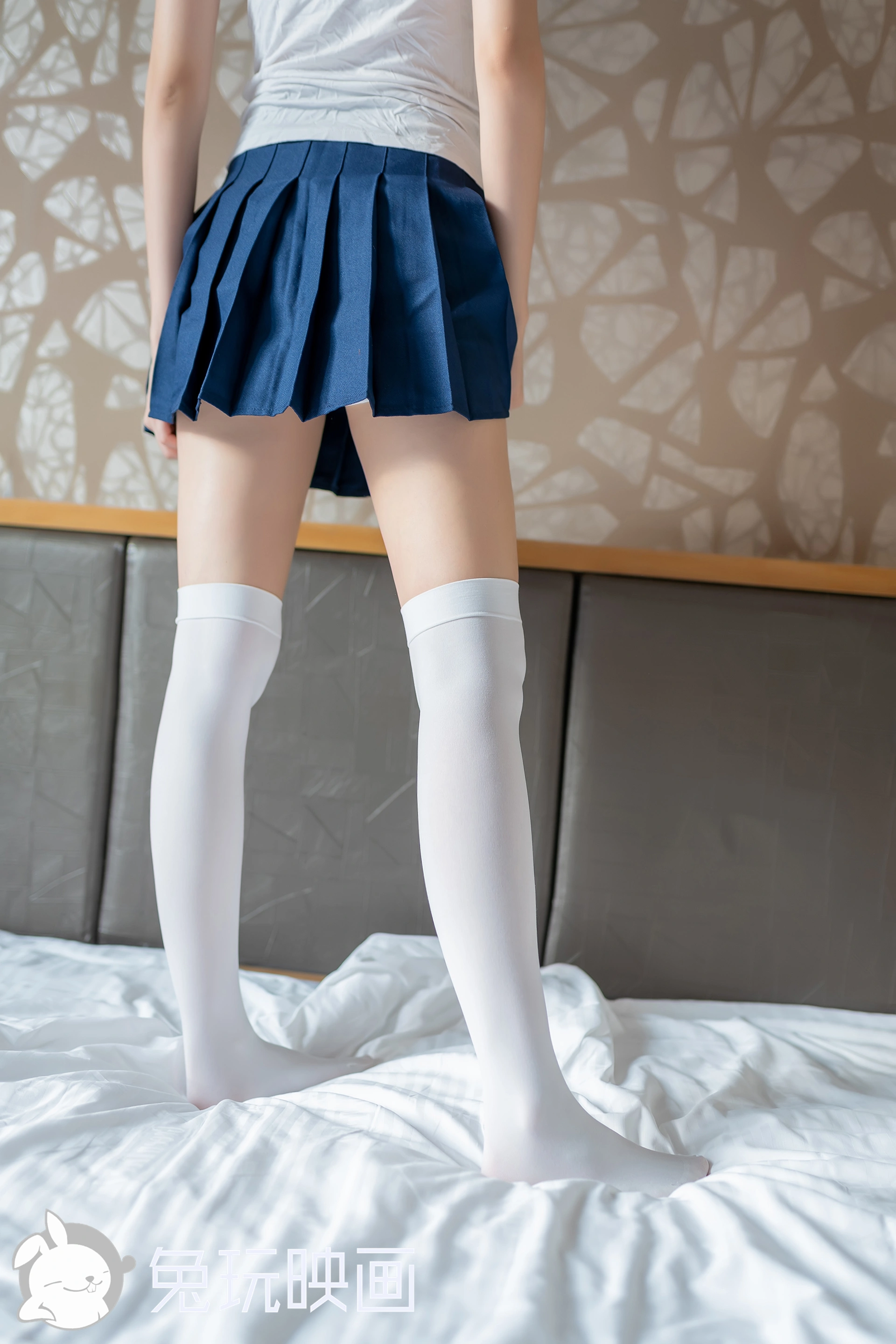 C37.006 蓝调白丝 [40P-78MB]