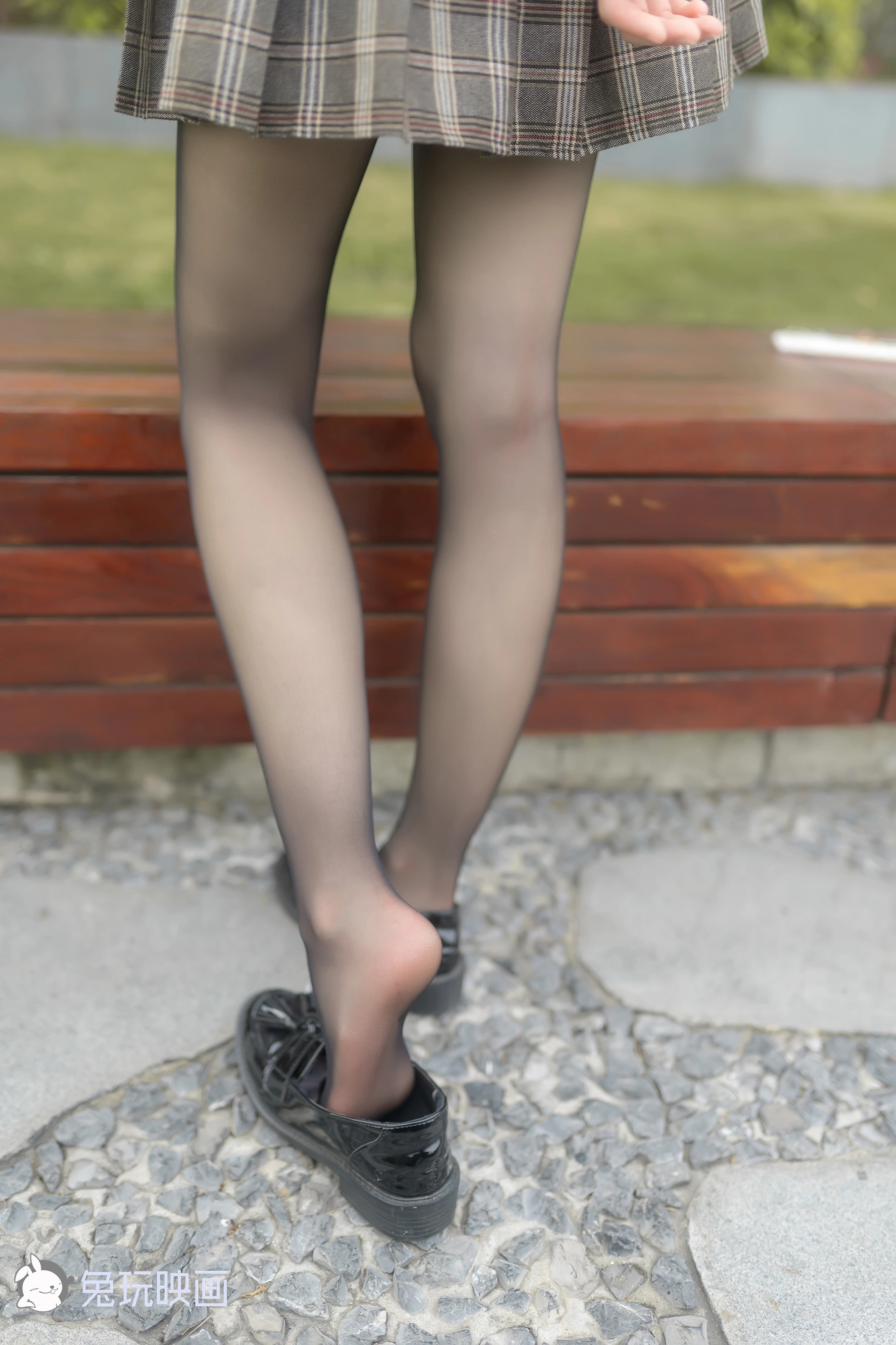 C03.005 萌萌的黑丝 [44P-107MB]